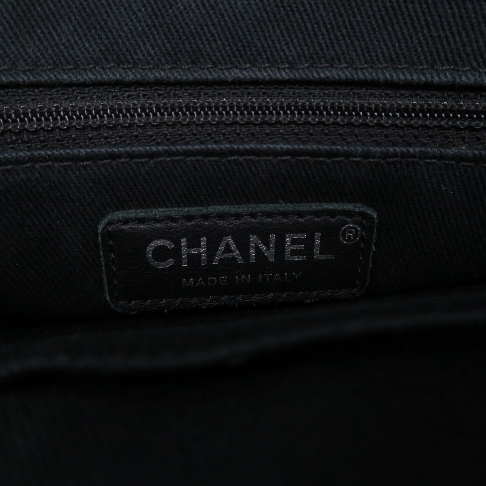 CHANEL 【激減優惠】漆皮皮革Chain Shoulder銀扣鏈帶肩背袋黑色