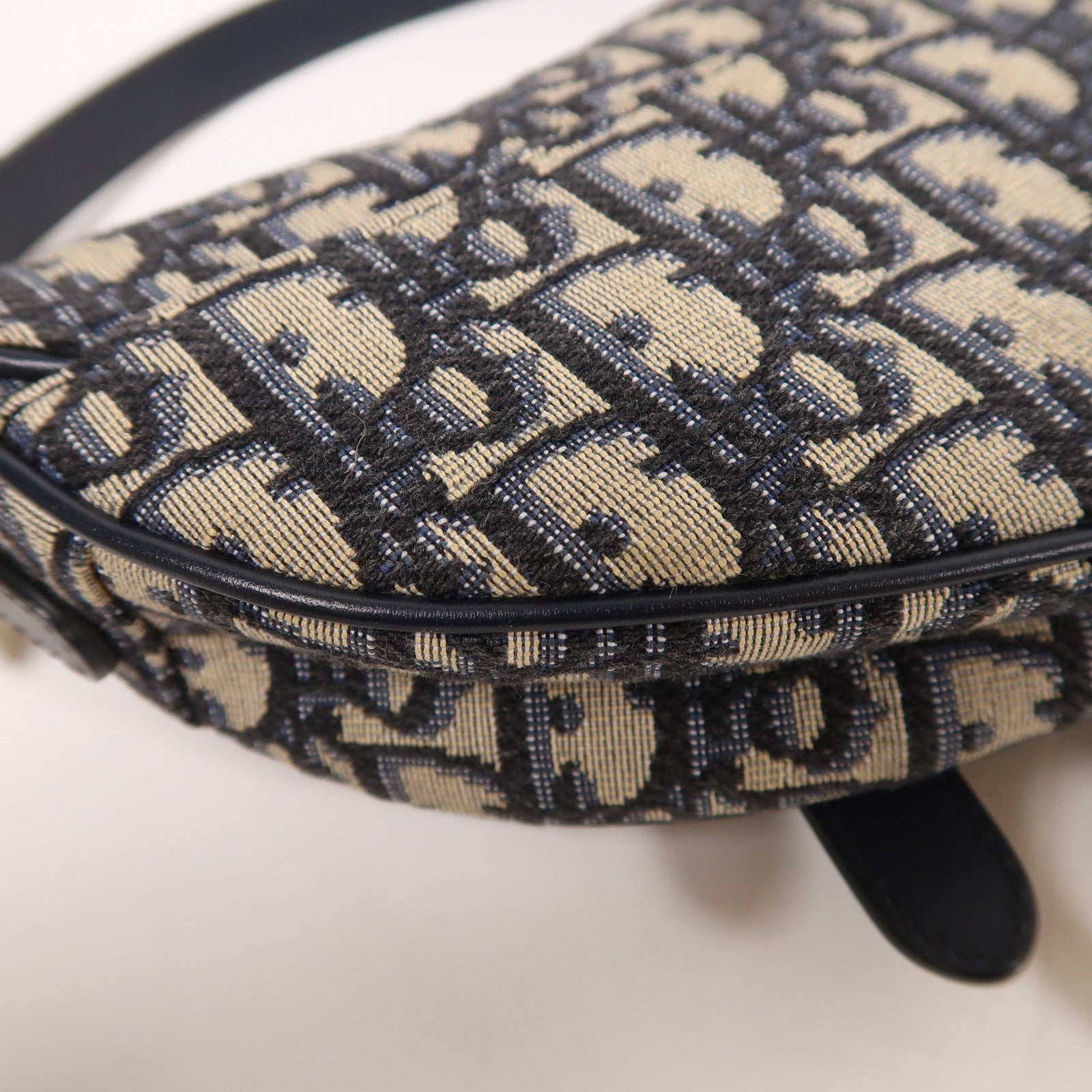 Dior 帆布Mini Saddle金扣手挽袋