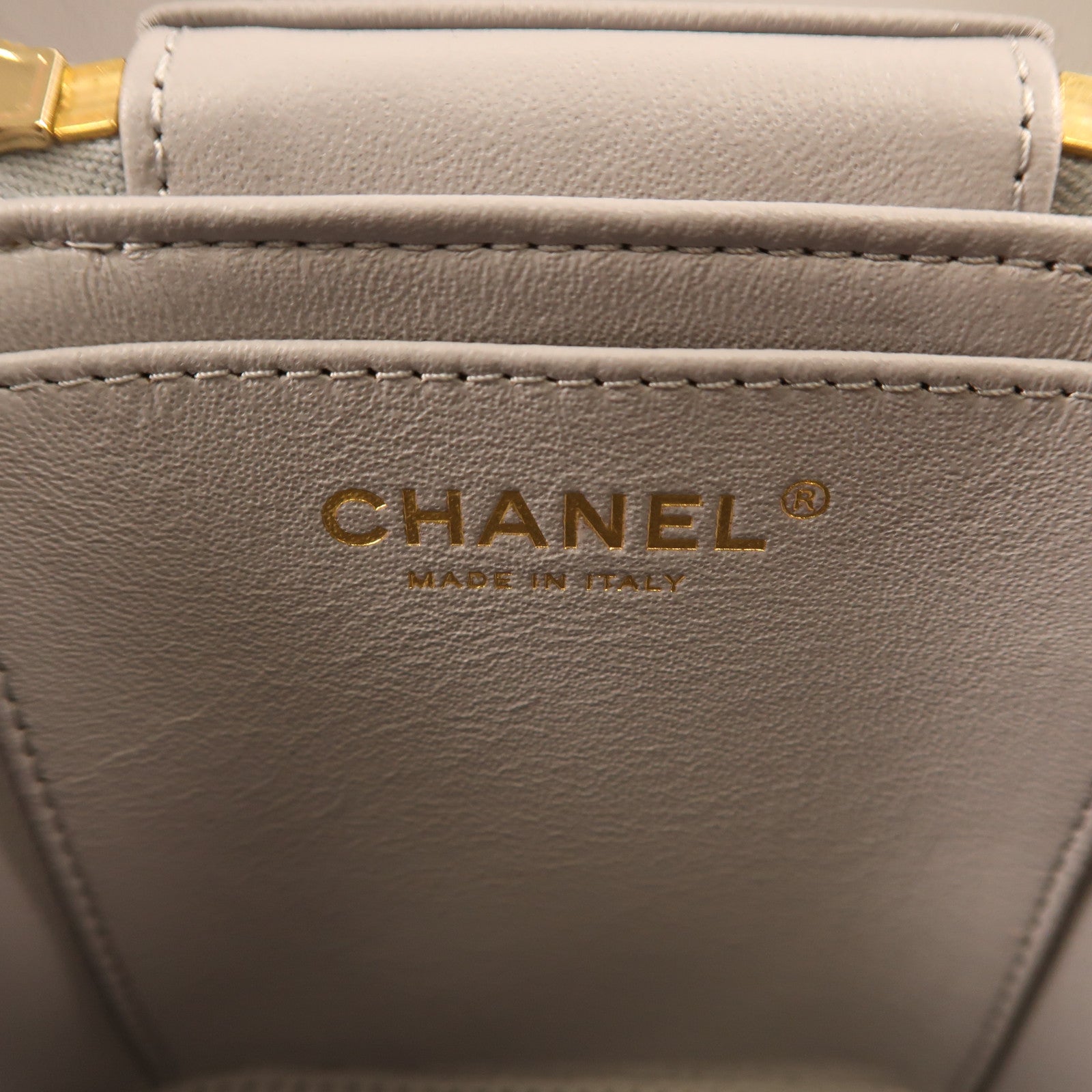 CHANEL 羊皮皮革Vanity Bag金扣鏈帶手挽肩背兩用袋