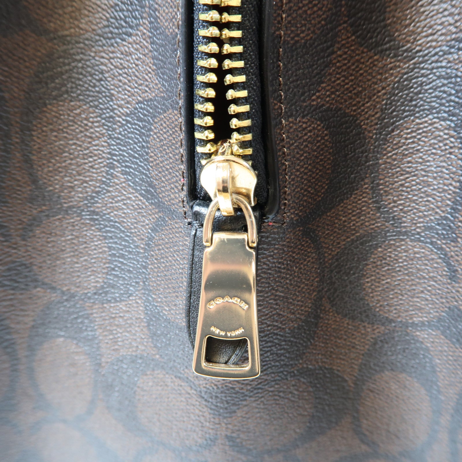 COACH 塗層帆布2 Way Shoulder Bag金扣手挽肩背兩用袋啡色