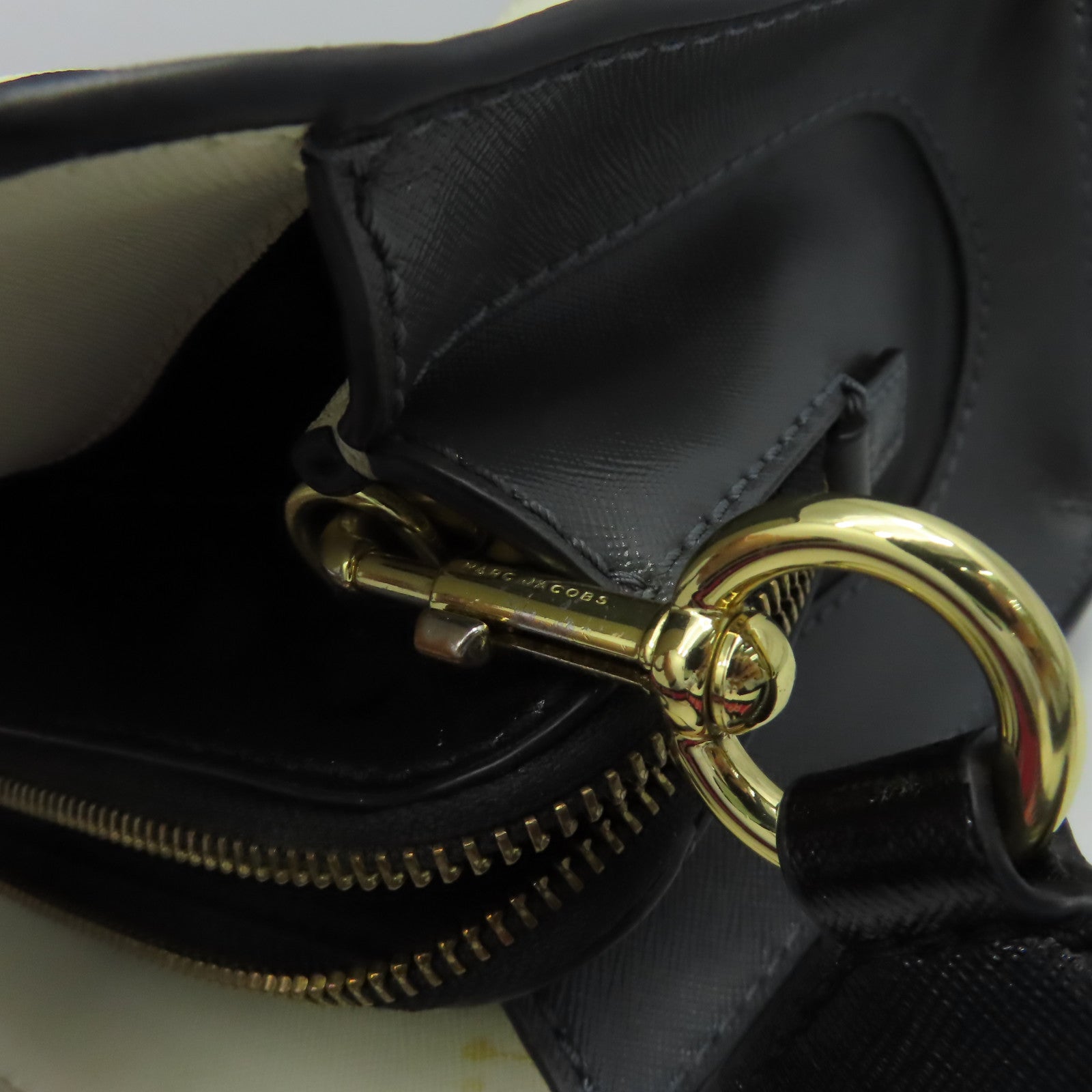 MARC JACOBS 牛皮皮革2 Way Shoulder金扣手挽肩背兩用袋黑色