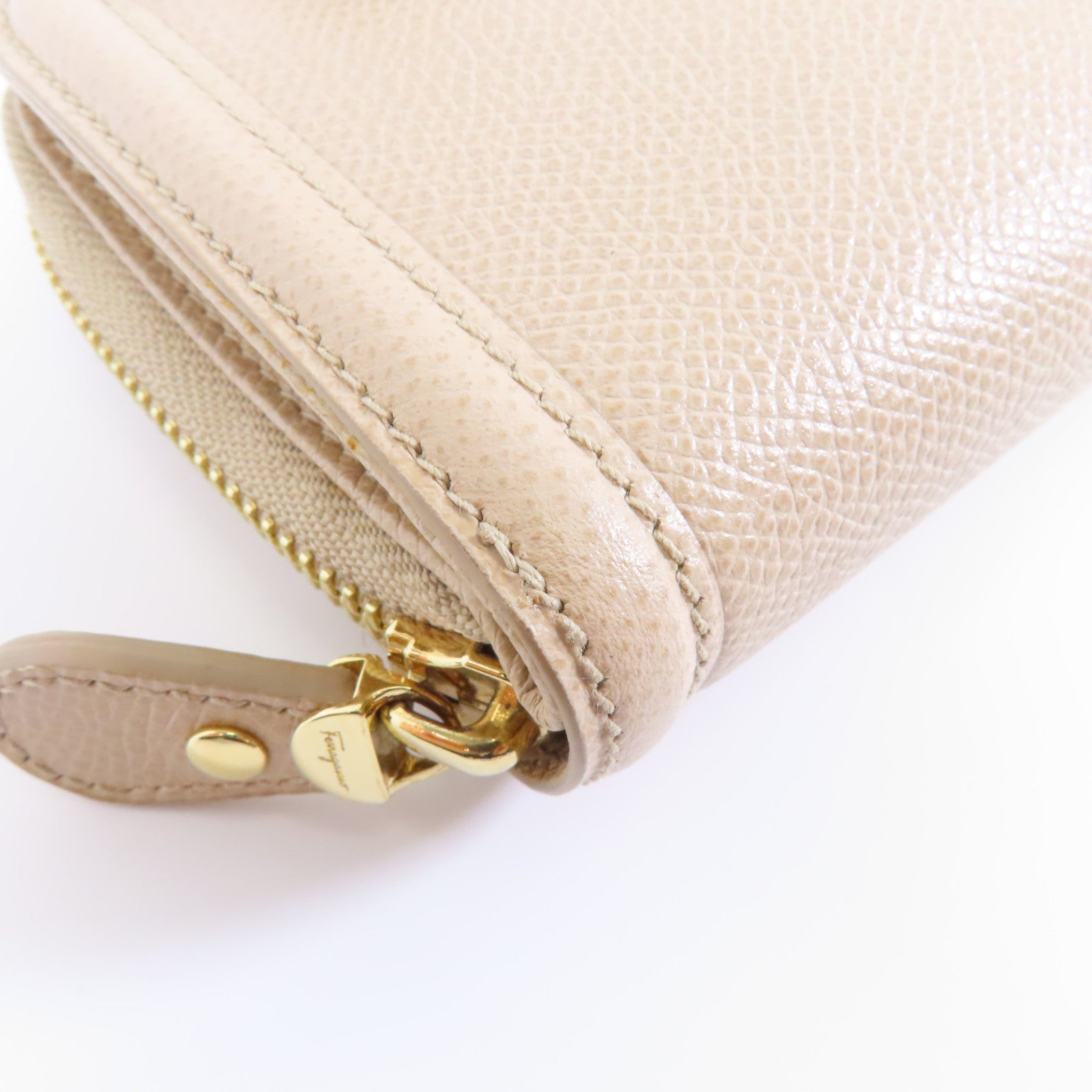 Salvatore Ferragamo 牛皮皮革Zipped Wallet金扣錢包米色
