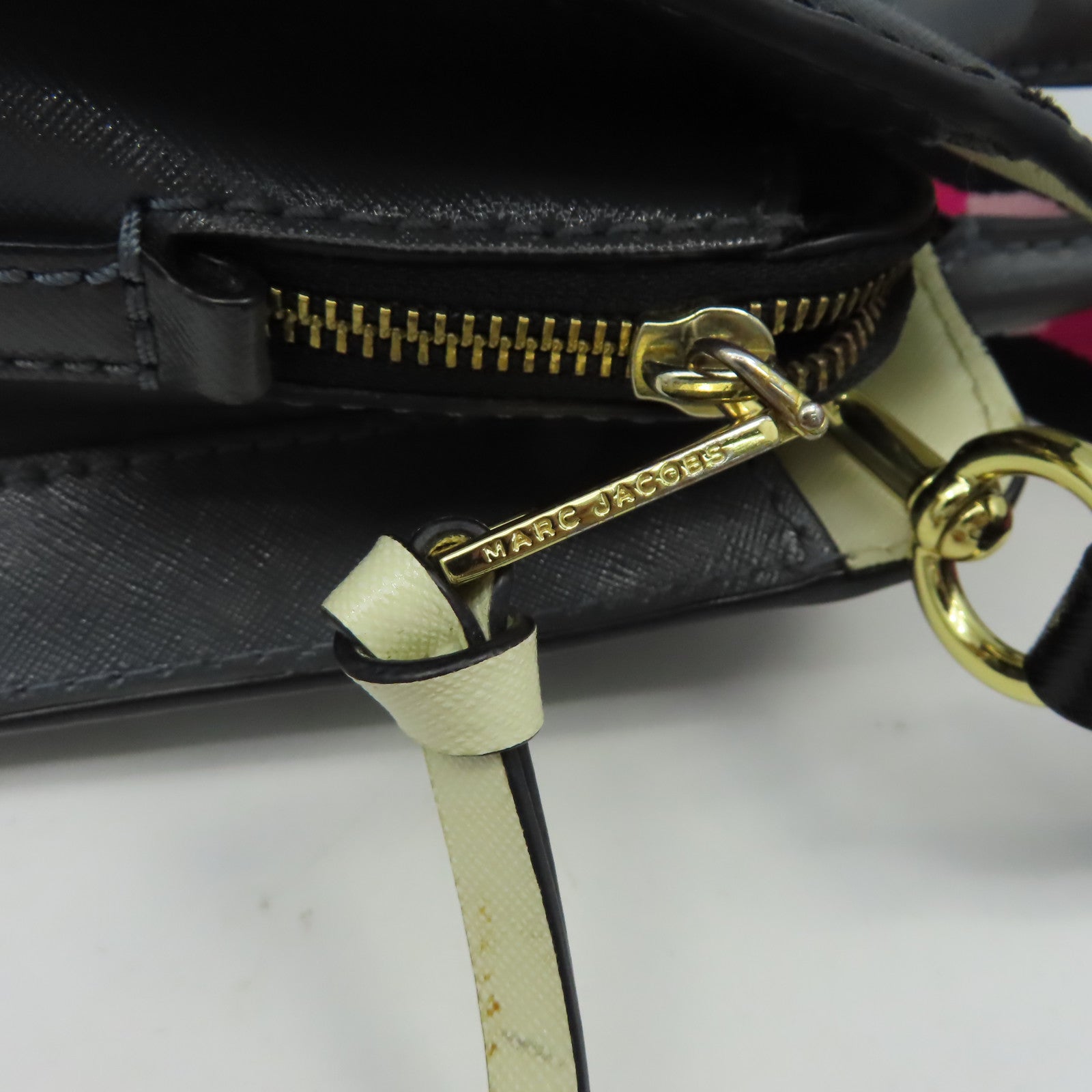 MARC JACOBS 牛皮皮革2 Way Shoulder金扣手挽肩背兩用袋黑色