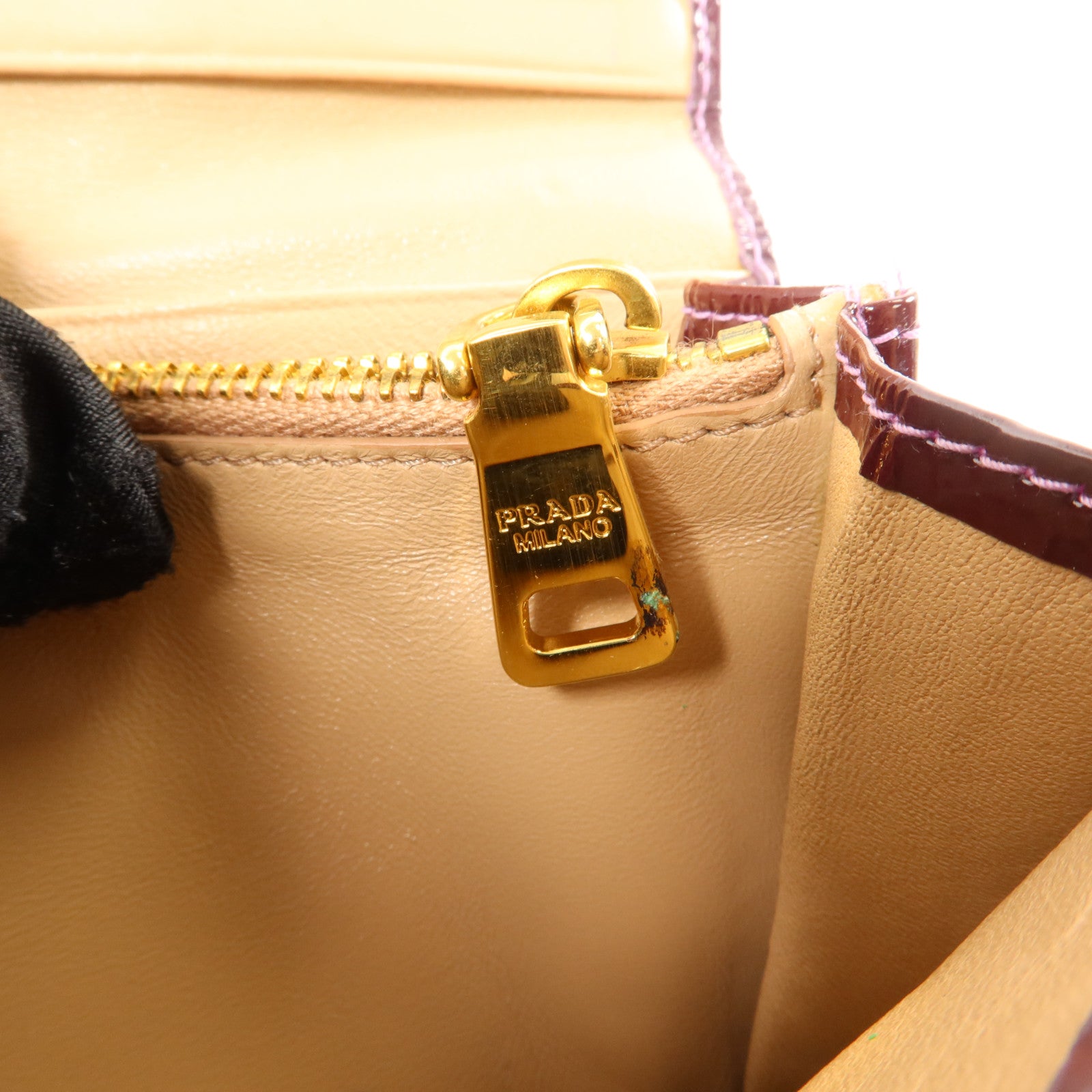 PRADA 漆皮皮革Long Wallet金扣長錢包