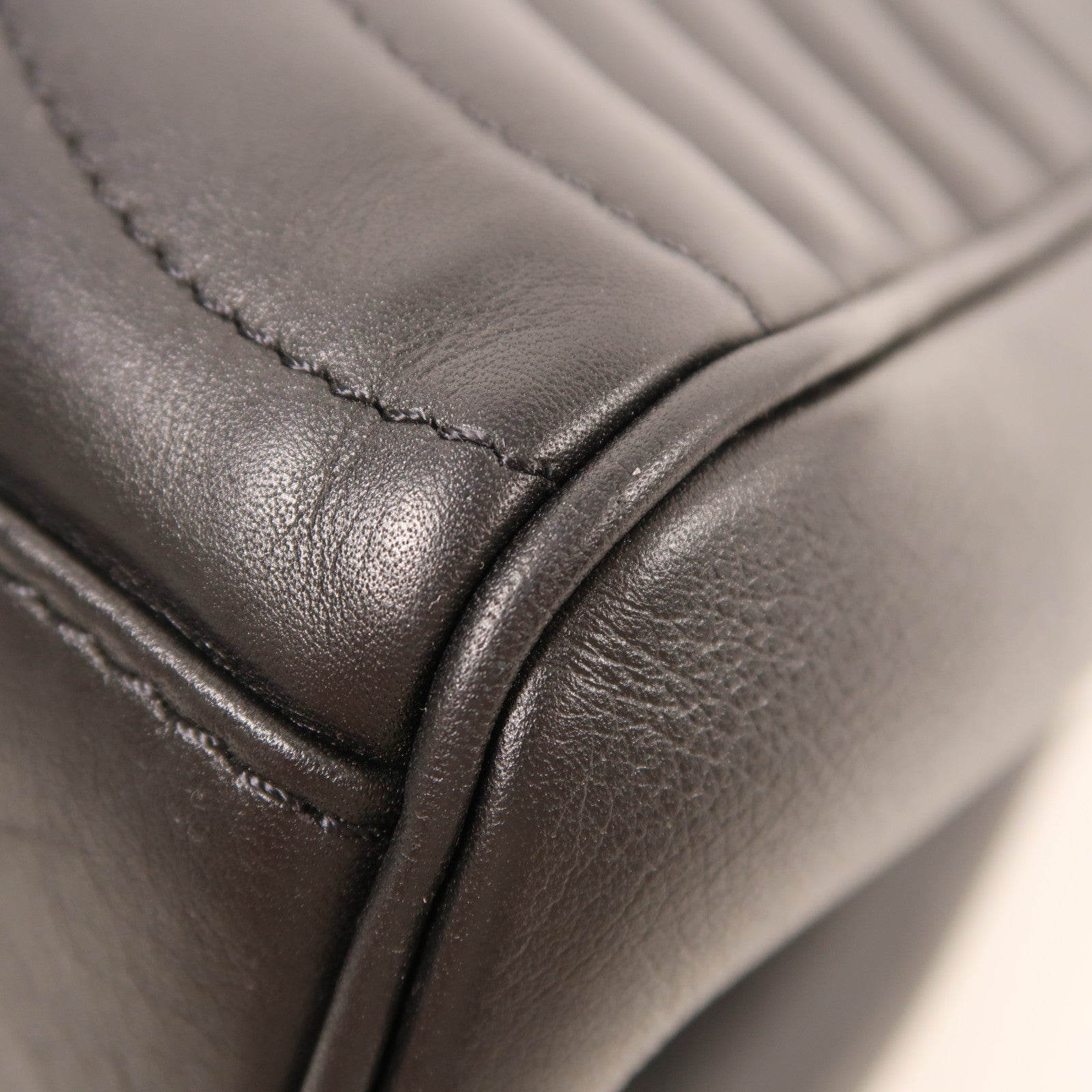 LOUIS VUITTON 牛皮皮革New Wave Chain Tote金扣鏈帶肩背袋