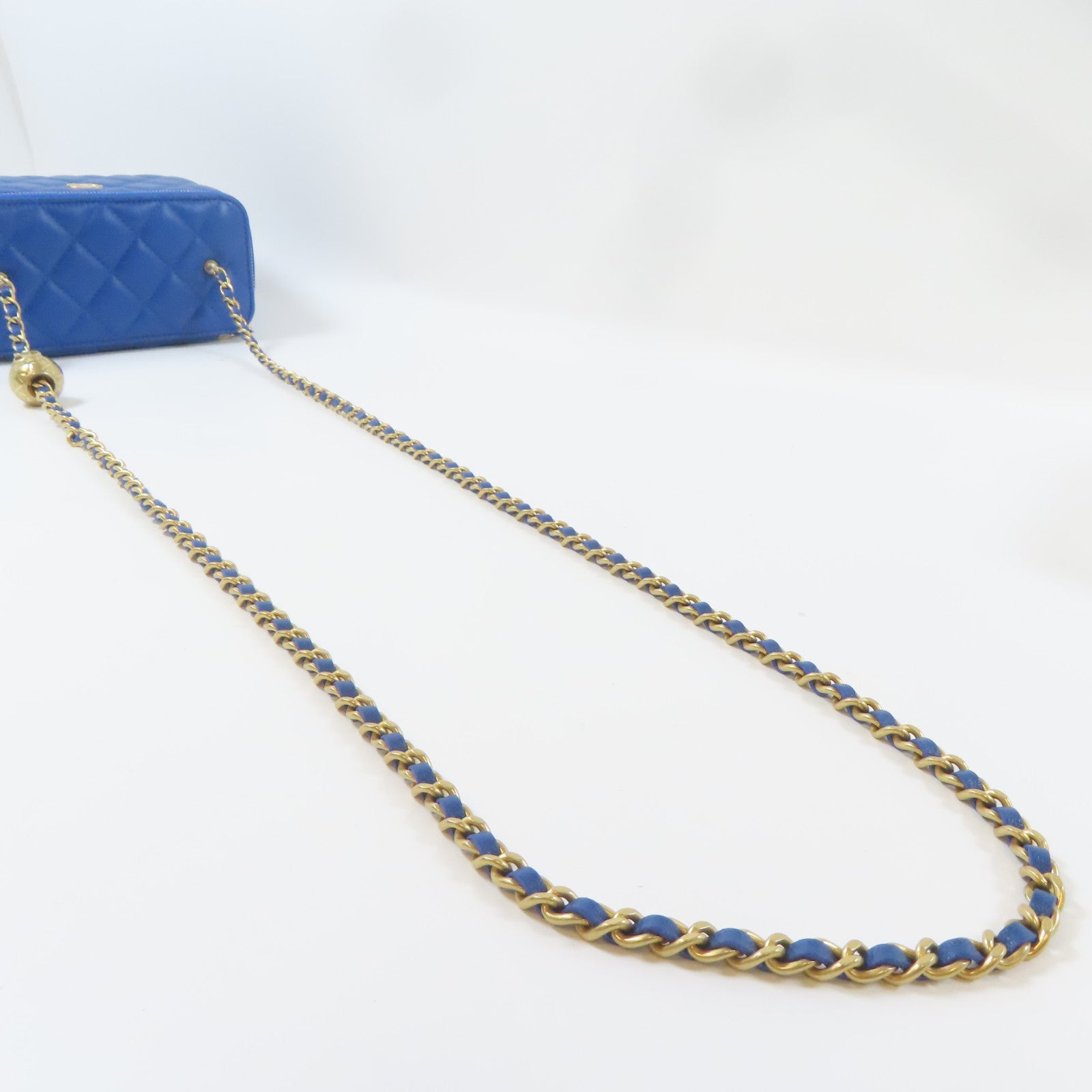 CHANEL 【激減優惠】菱格羊皮皮革Vanity Bag金扣鏈帶肩背袋藍色