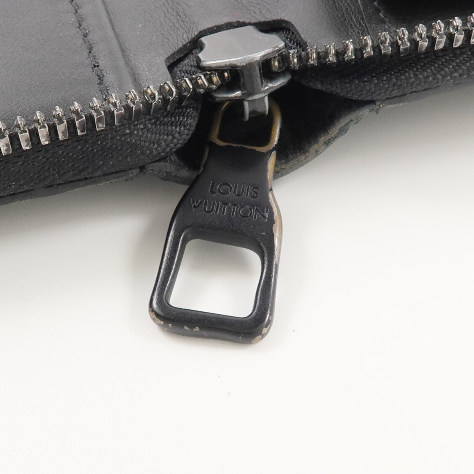 LOUIS VUITTON Monogram Taurillon Zip Vertical Wallet長錢包