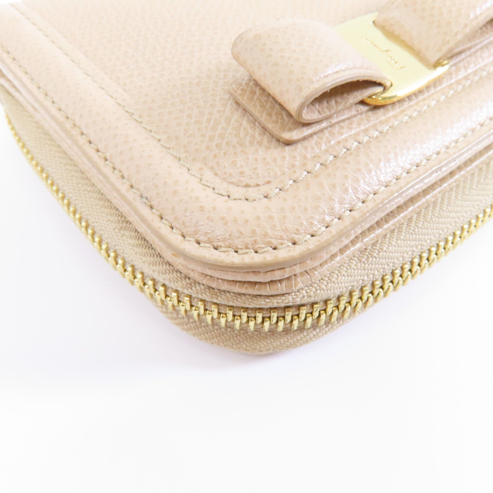 Salvatore Ferragamo 牛皮皮革Zipped Wallet金扣錢包米色