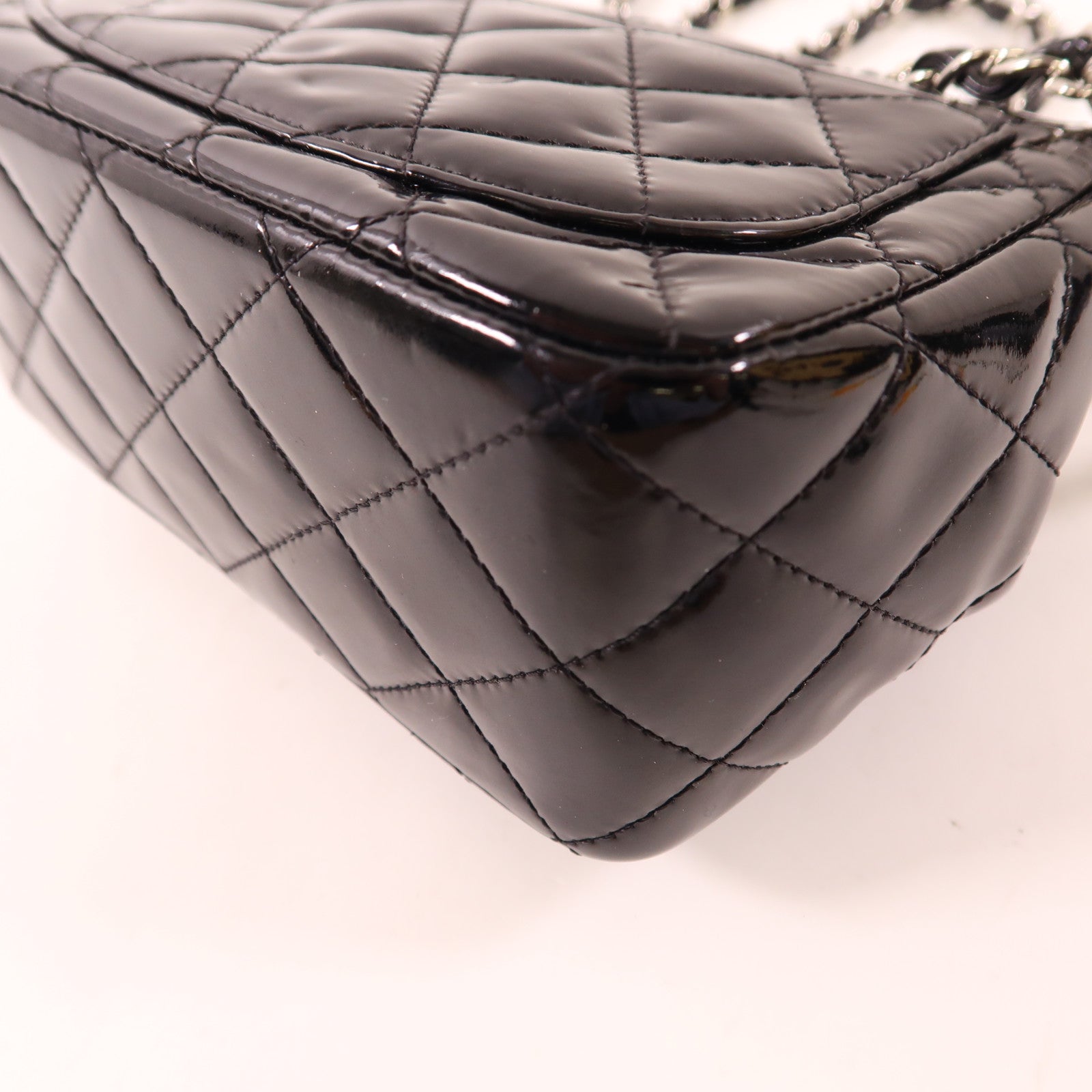 CHANEL 漆皮皮革Classic 17銀扣鏈帶肩背袋