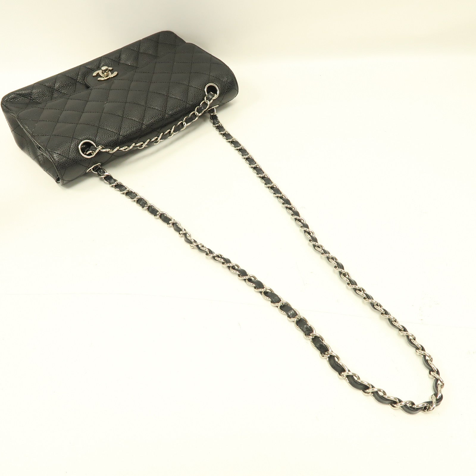 CHANEL 菱格Caviar皮革Classic 25銀扣鏈帶肩背袋黑色