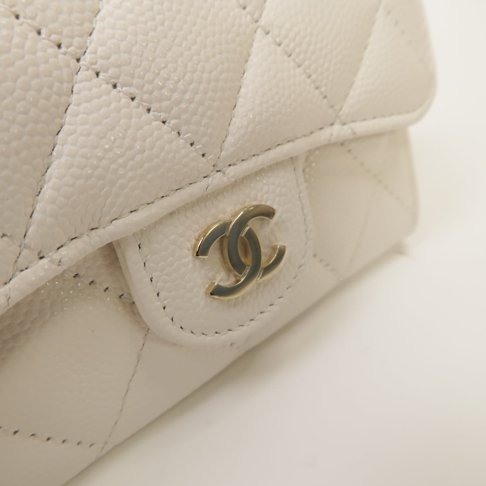 CHANEL 菱格Caviar皮革Card Case金扣卡片套白色