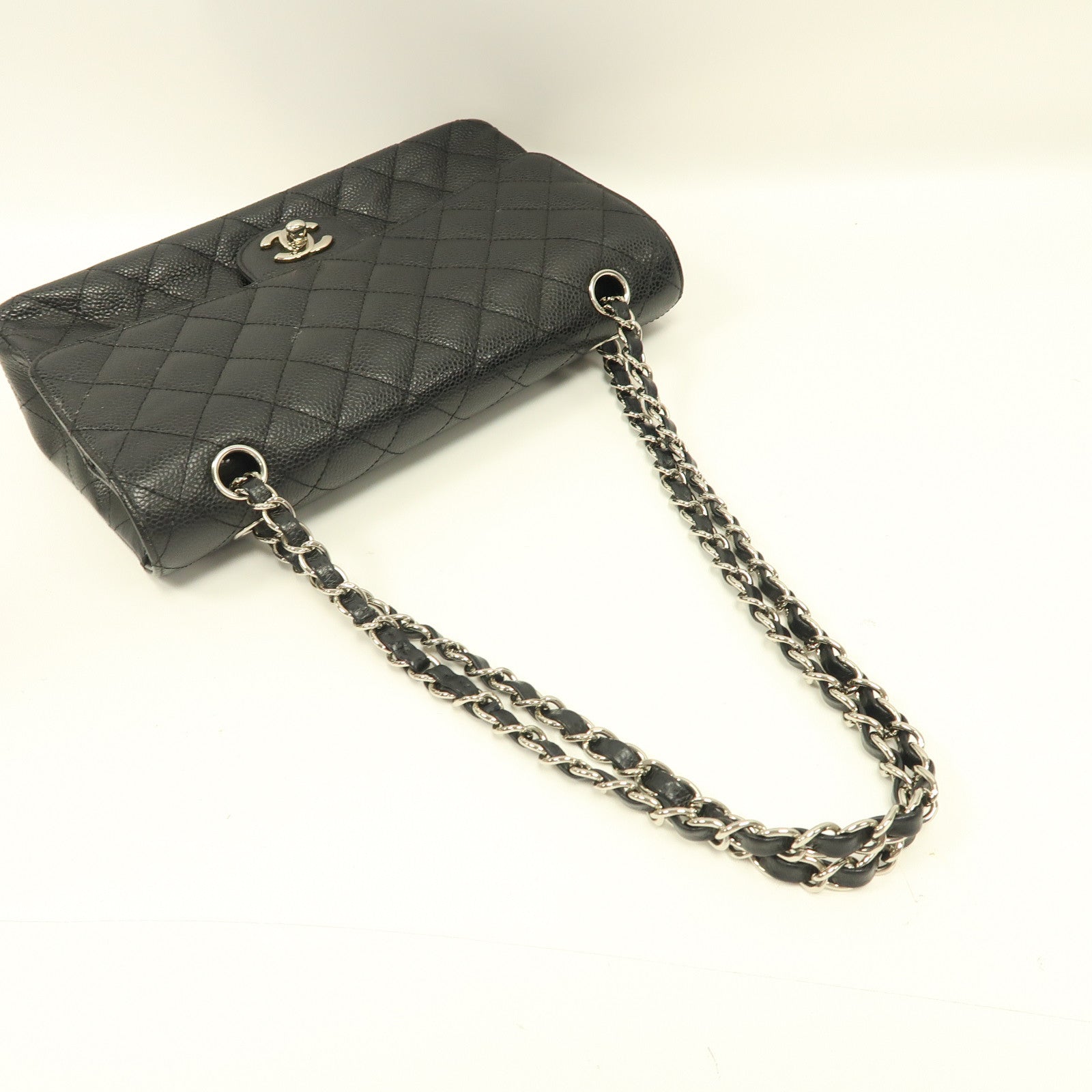 CHANEL 菱格Caviar皮革Classic 25銀扣鏈帶肩背袋黑色