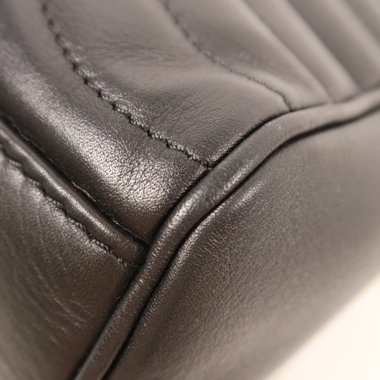 LOUIS VUITTON 牛皮皮革New Wave Chain Tote金扣鏈帶肩背袋