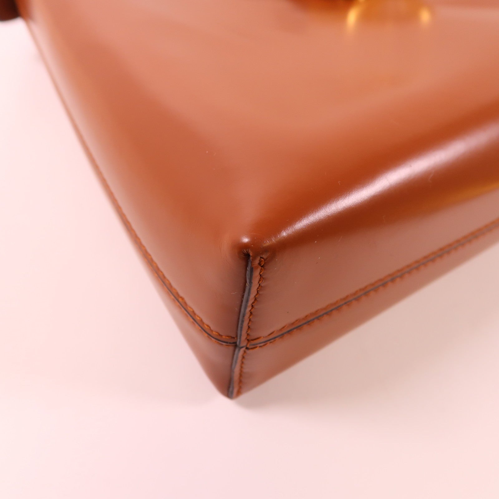 Salvatore Ferragamo 牛皮皮革Shoulder Bag金扣肩背袋