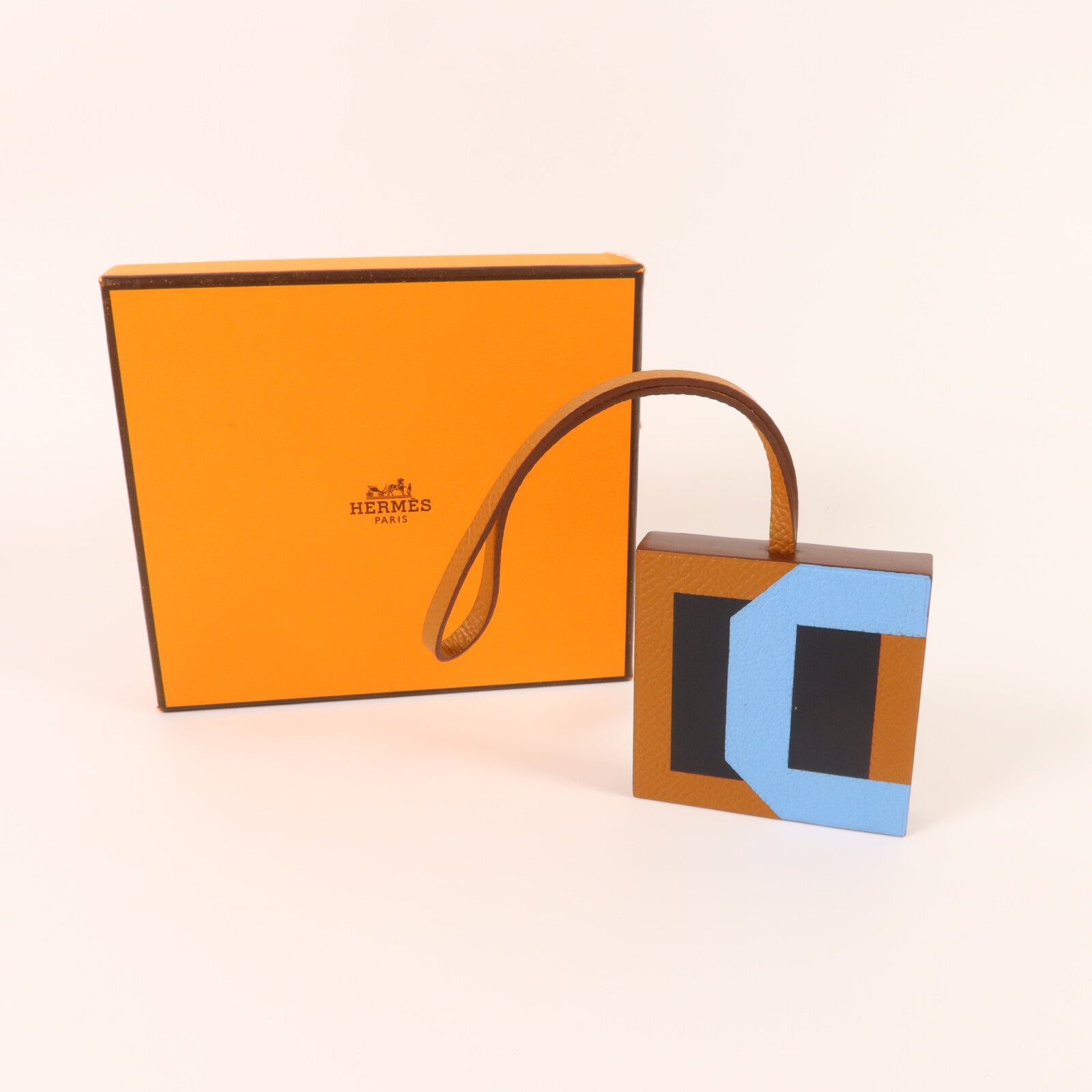 HERMES Epsom皮革H Lettres Au Carre掛飾Gold