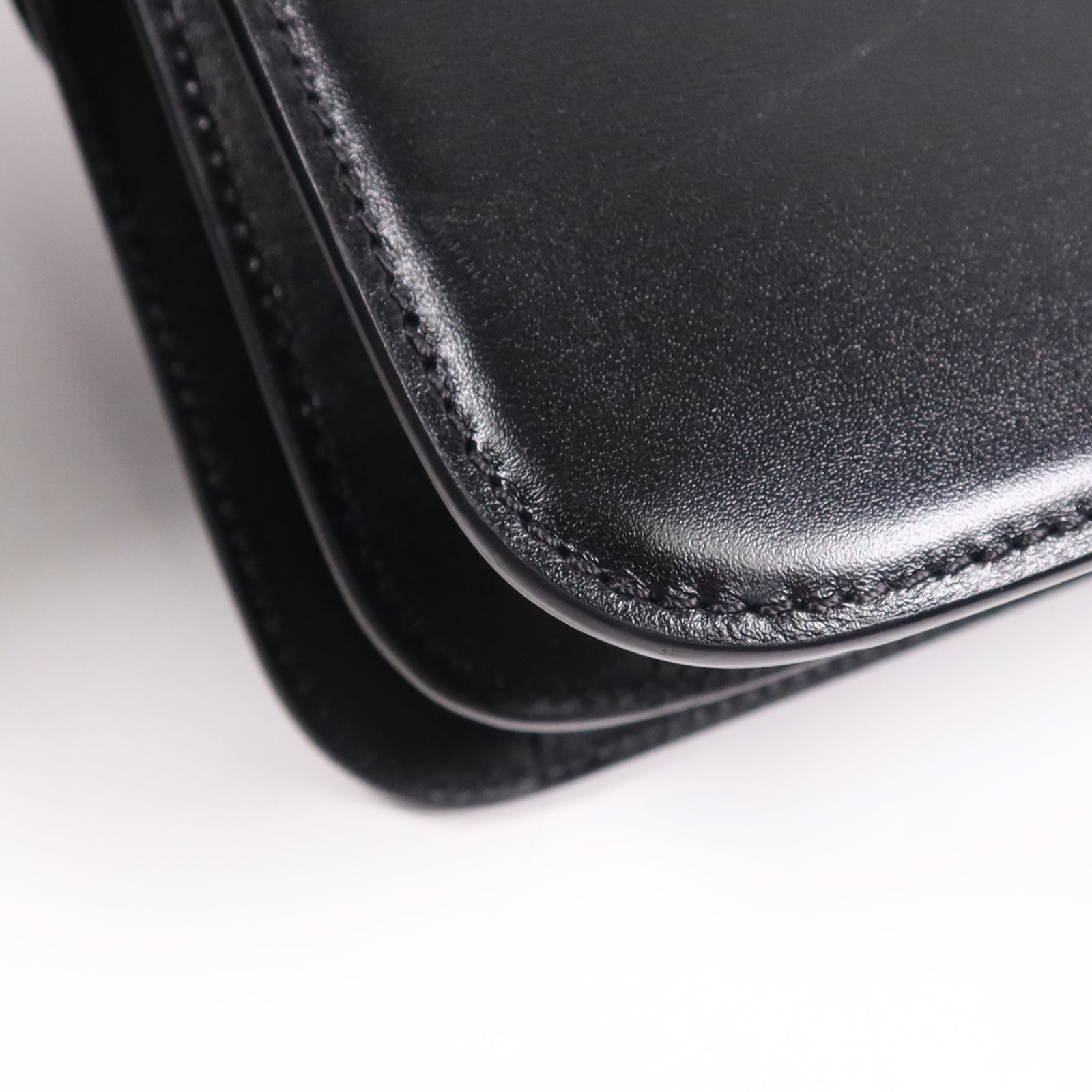 Valentino 【激減優惠】牛皮皮革Shoulder Bag銀扣肩背袋