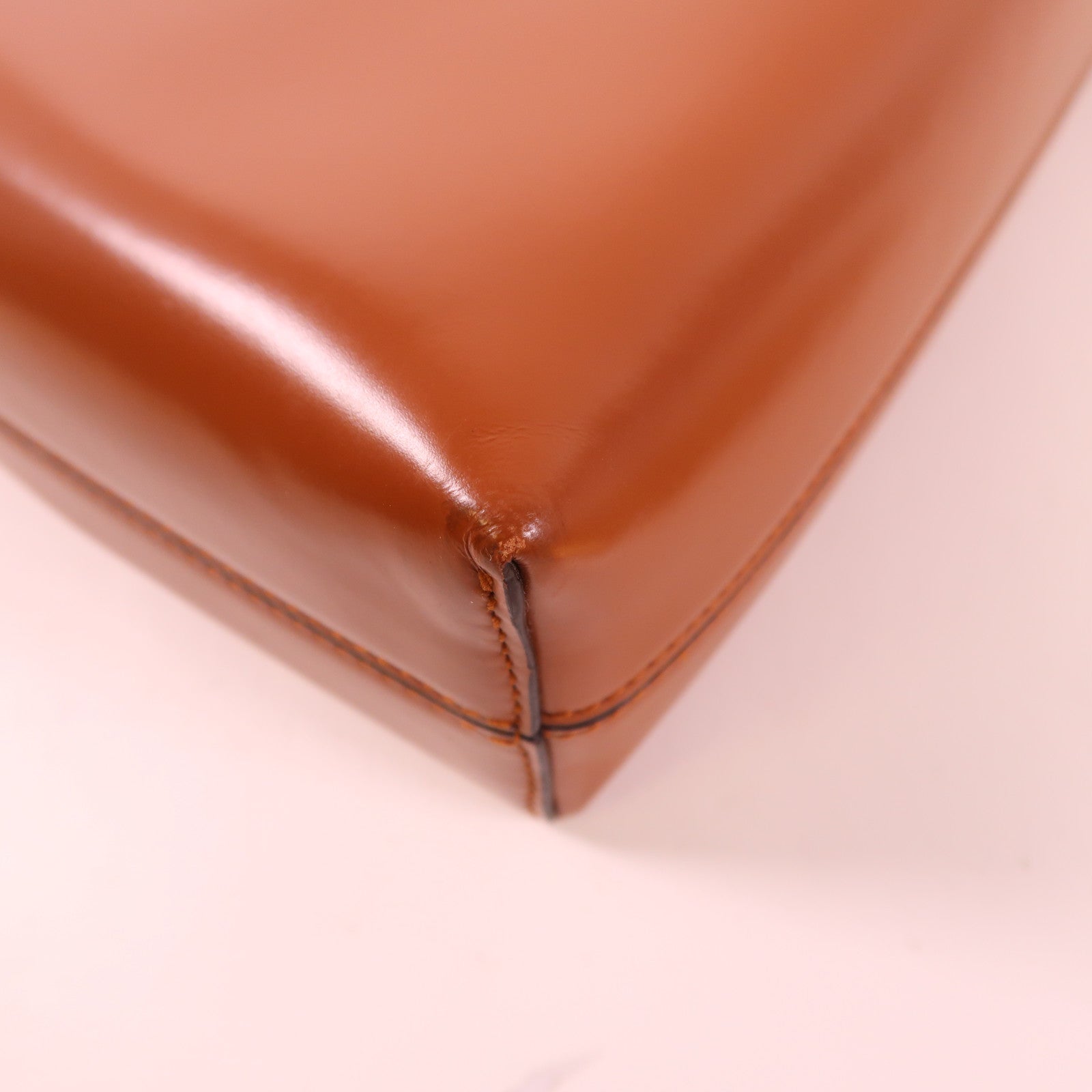 Salvatore Ferragamo 牛皮皮革Shoulder Bag金扣肩背袋