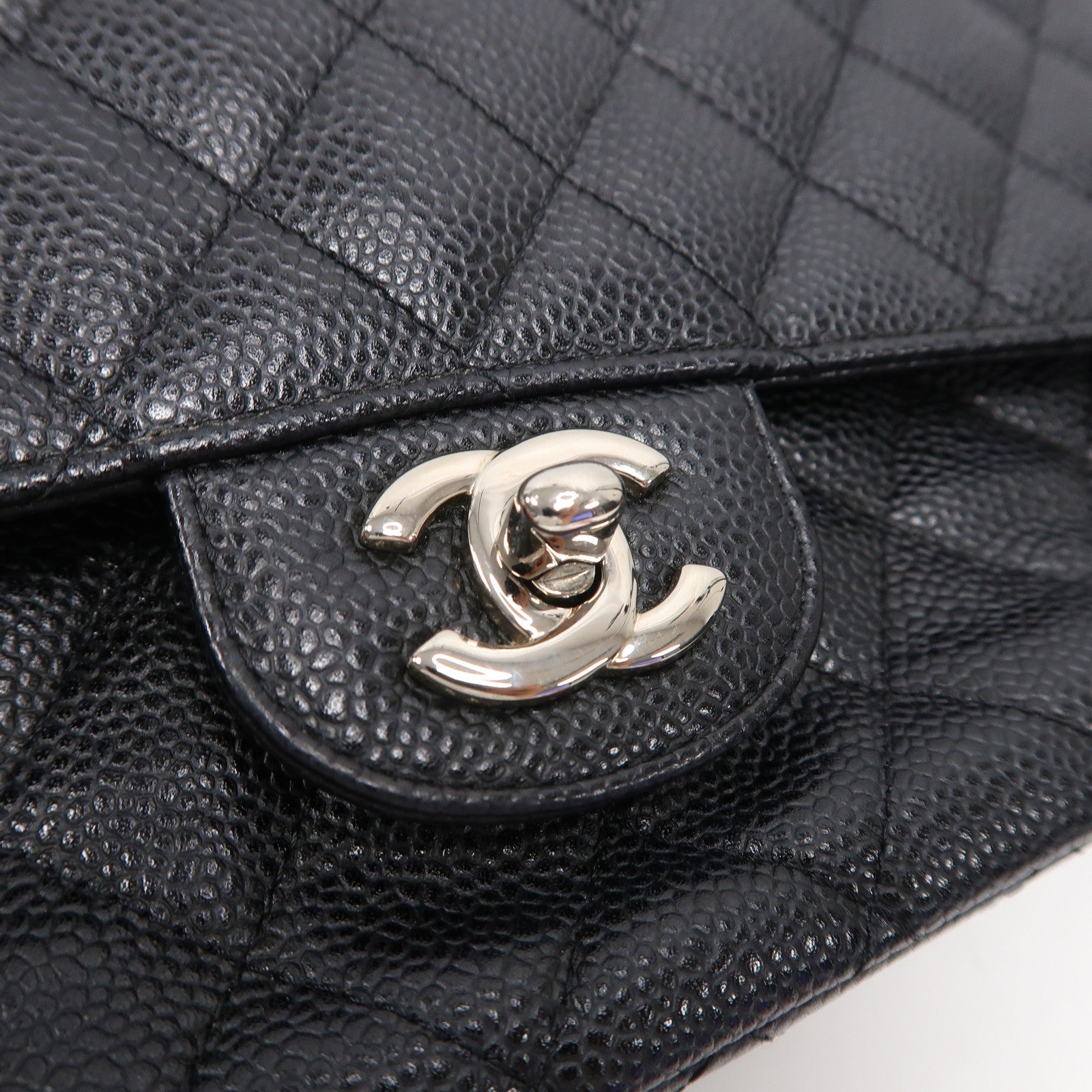 CHANEL 菱格Caviar皮革Classic 25銀扣鏈帶肩背袋黑色