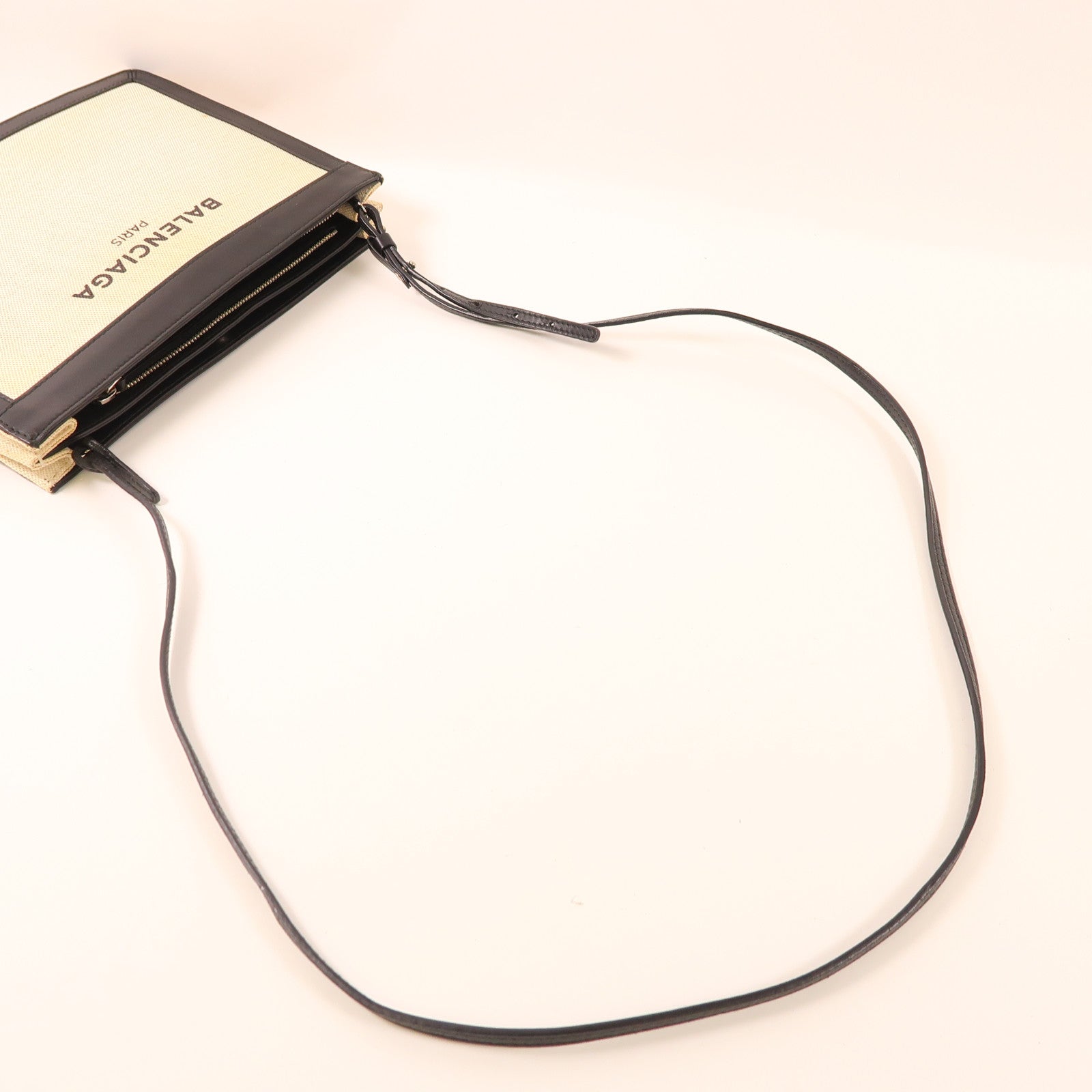 BALENCIAGA 帆布Shoulder Bag銀扣肩背袋