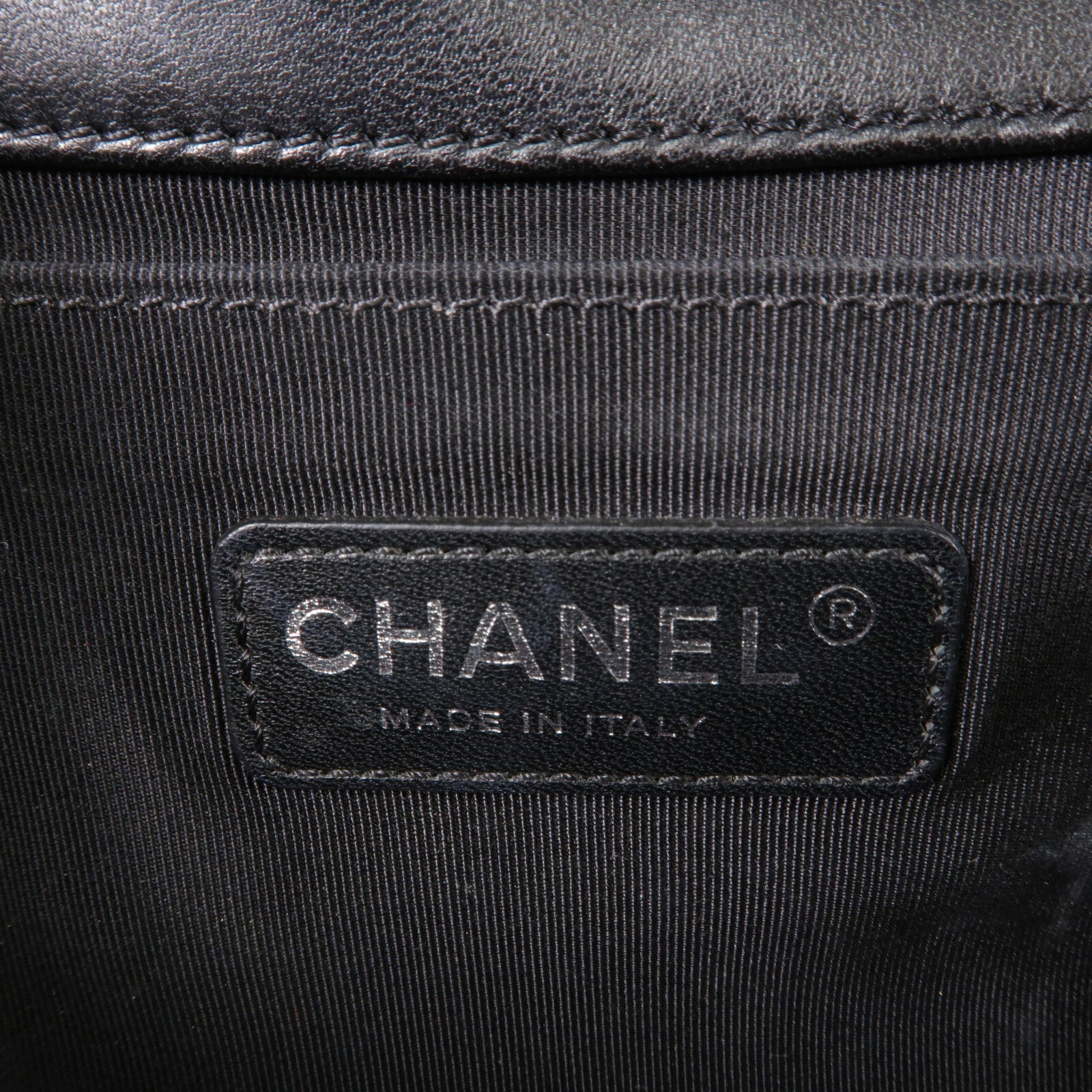 CHANEL 漆皮皮革Boy 25鏈帶肩背袋
