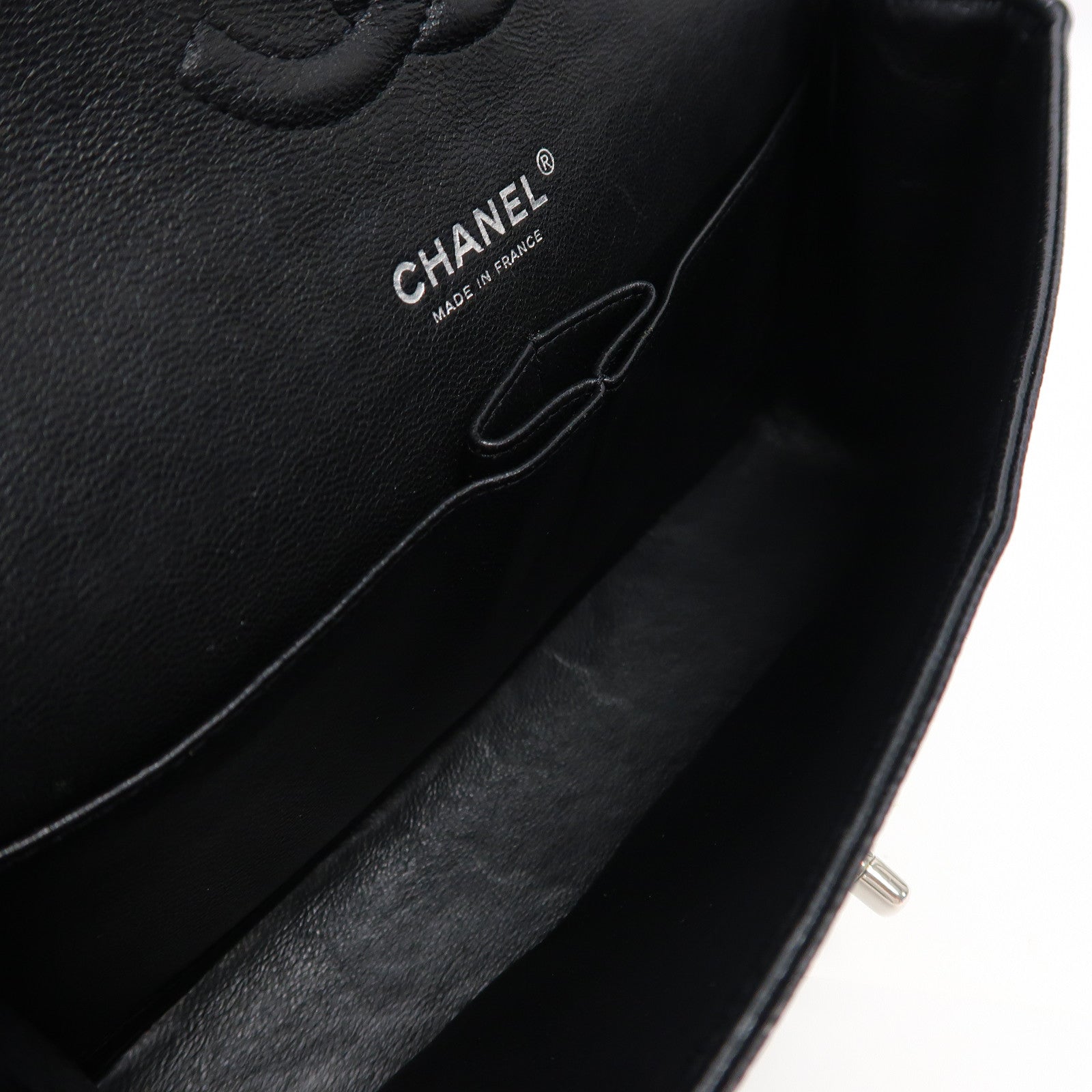 CHANEL 菱格Caviar皮革Classic 25銀扣鏈帶肩背袋黑色