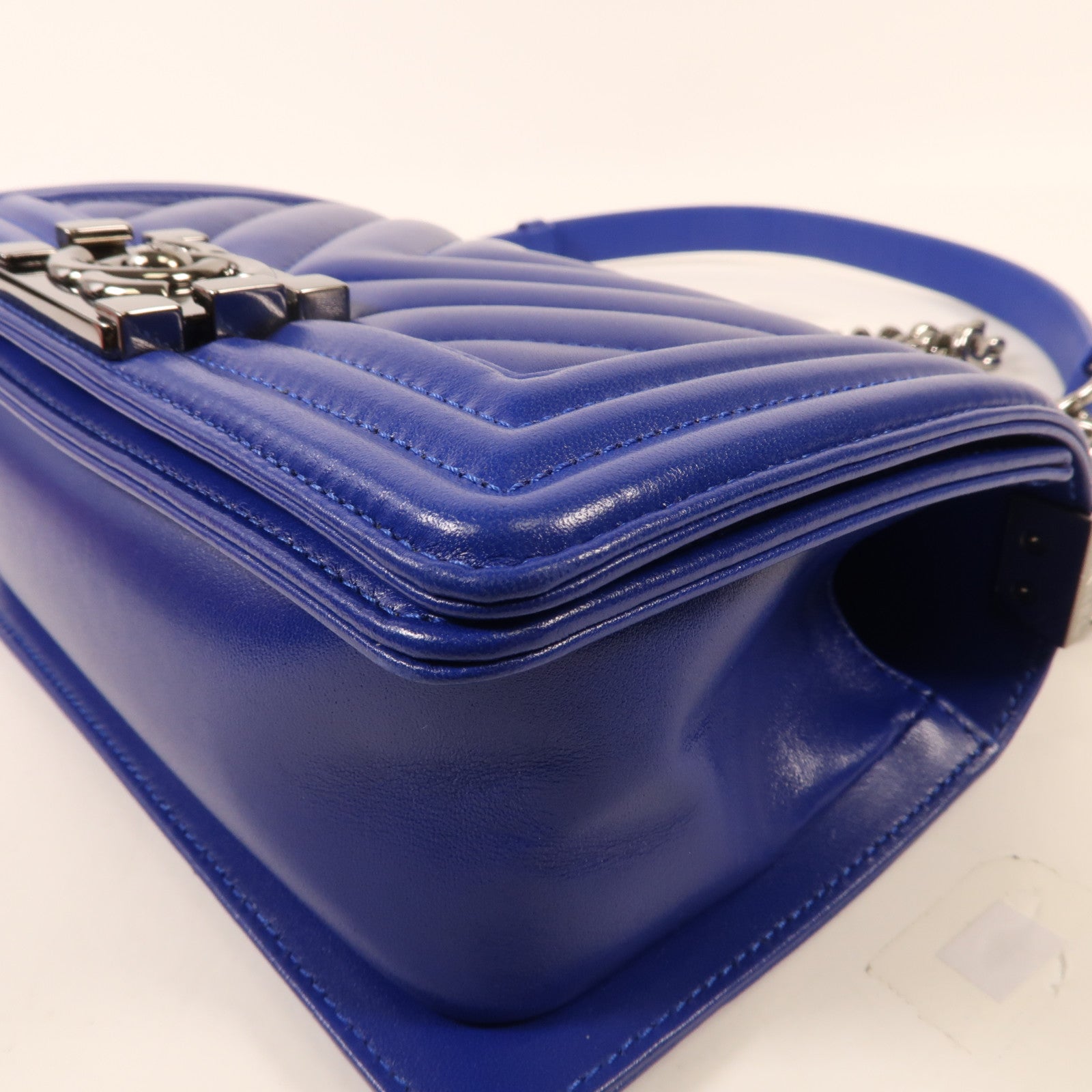 CHANEL 牛皮皮革Boy Chanel 20cm銀扣鏈帶肩背袋