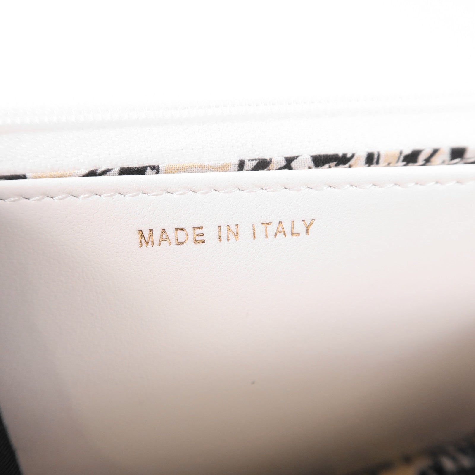 CHANEL 牛皮皮革WOC Wallet On Chain金扣鏈帶肩背袋