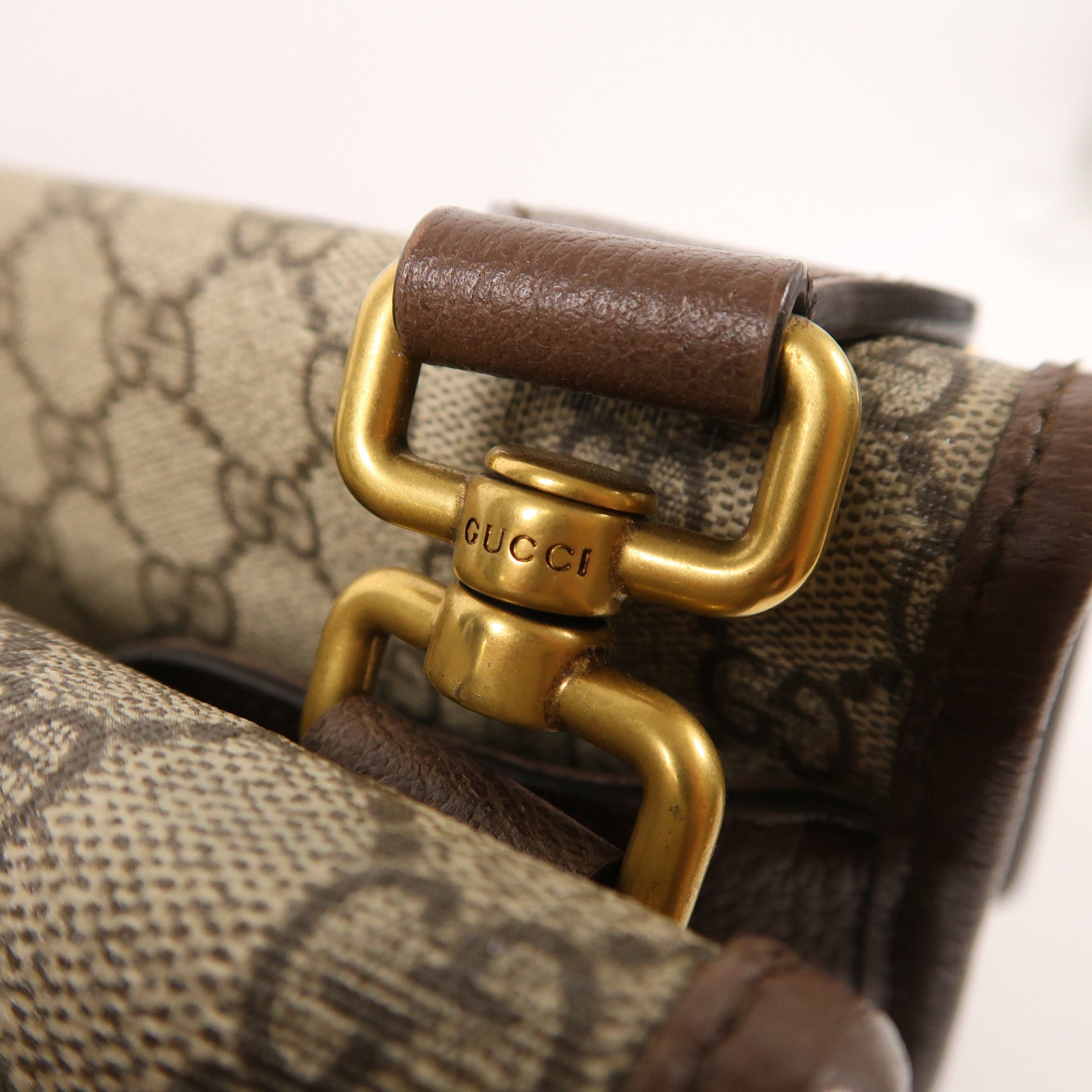 GUCCI 塗層帆布Shoulder Bag金扣肩背袋
