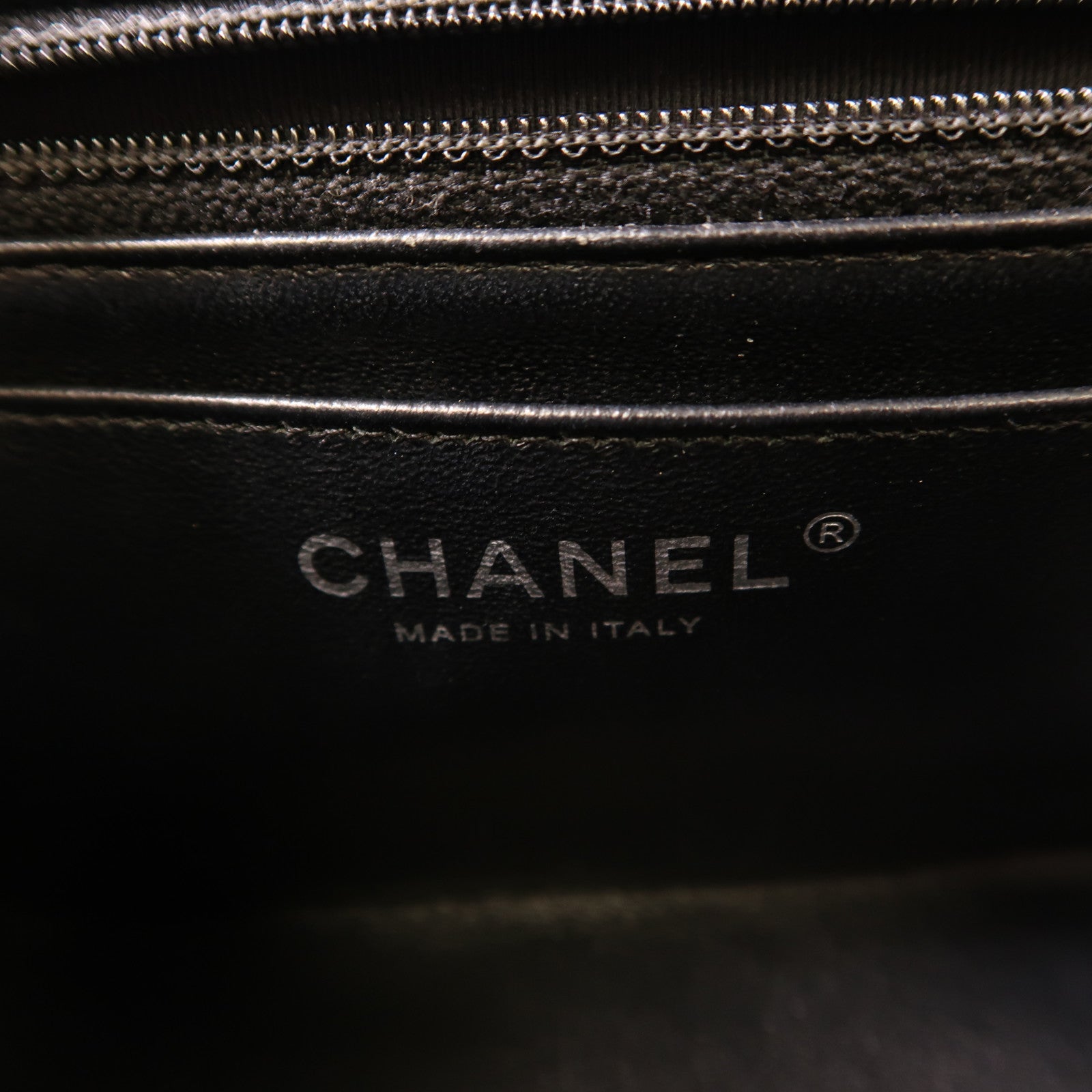 CHANEL 漆皮皮革Classic 17銀扣鏈帶肩背袋