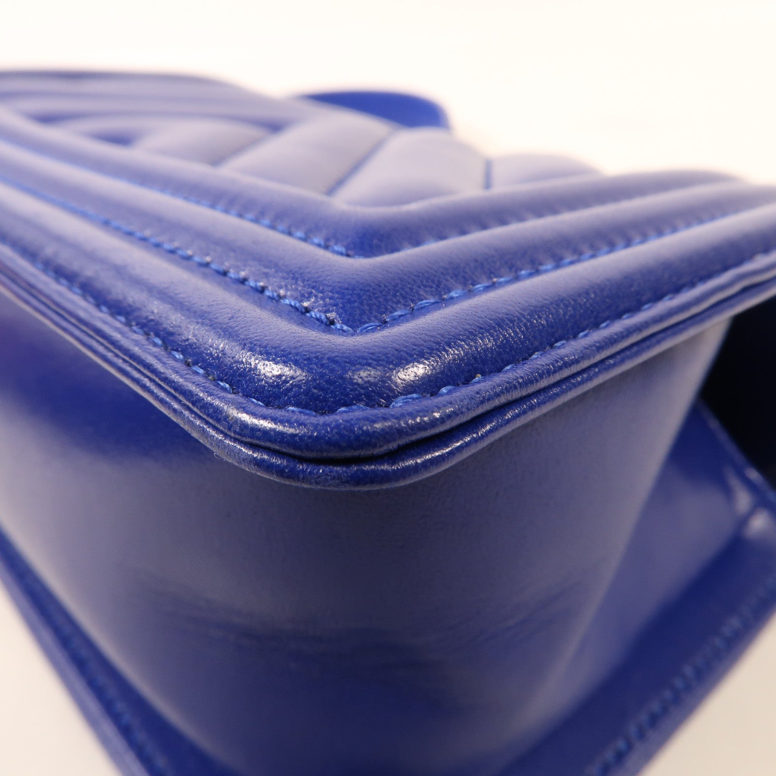 CHANEL 牛皮皮革Boy Chanel 20cm銀扣鏈帶肩背袋