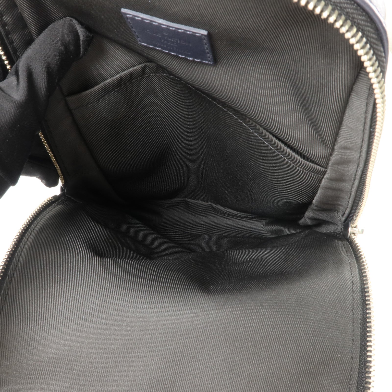 LOUIS VUITTON Damier Infini Avenue Sling肩背袋