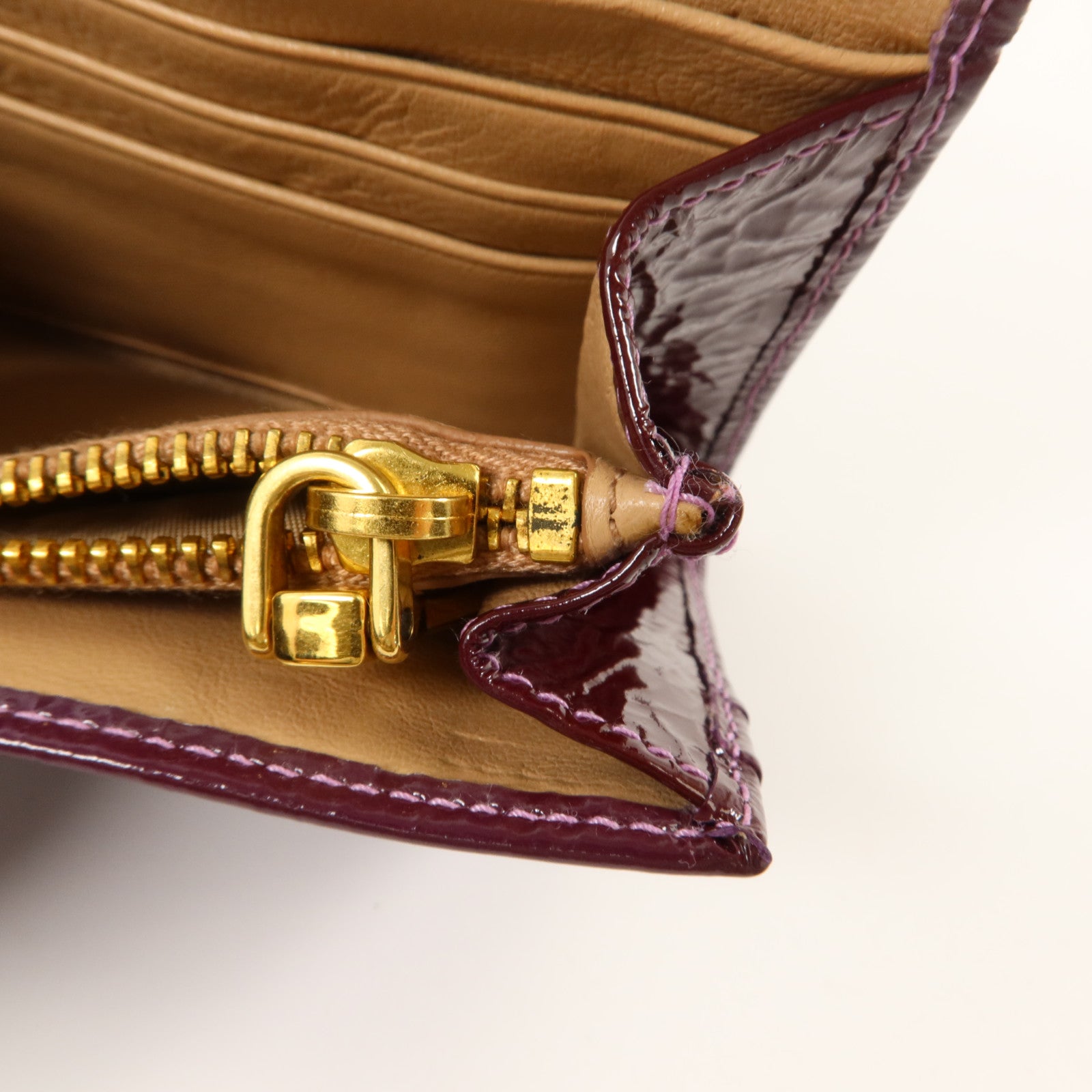 PRADA 漆皮皮革Long Wallet金扣長錢包