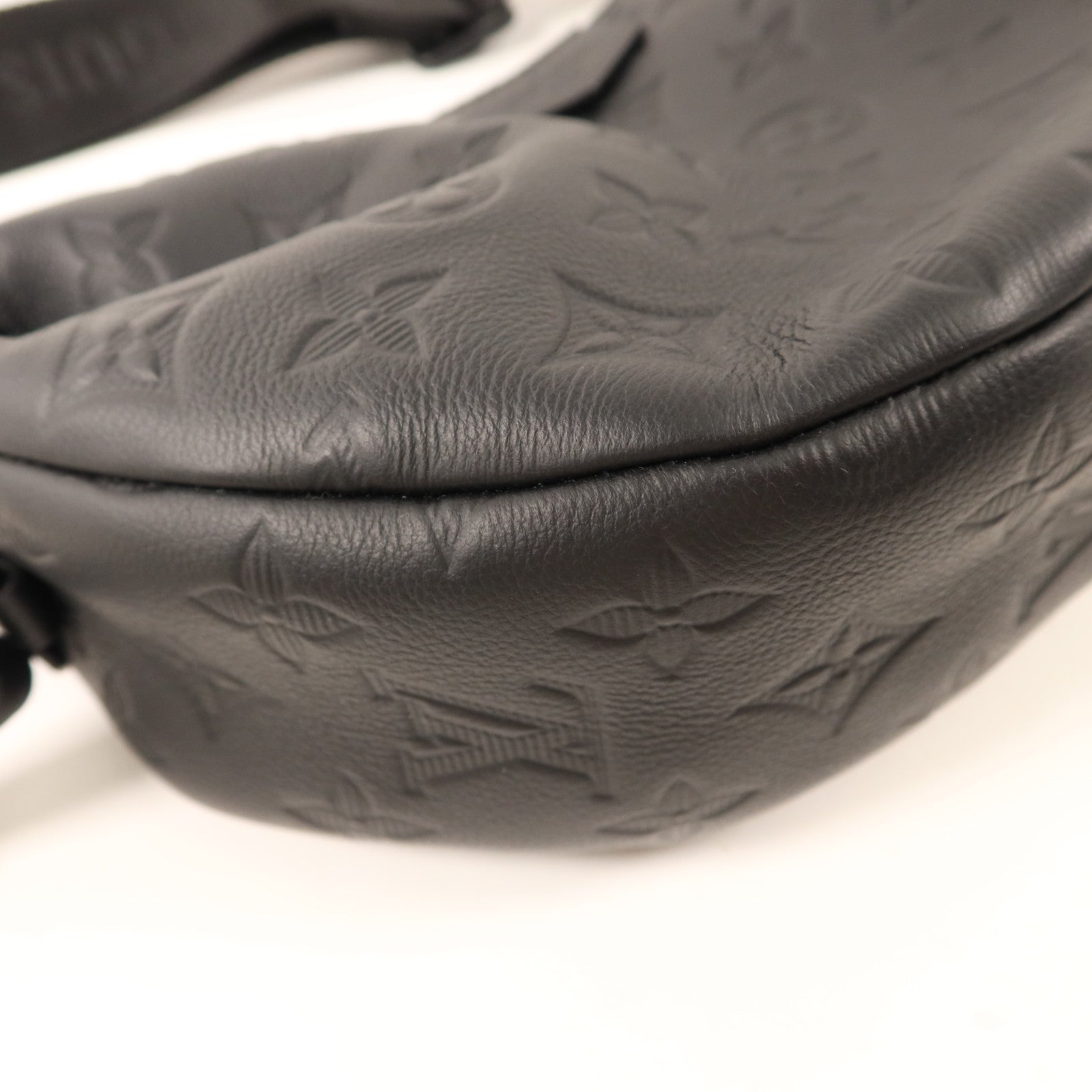 LOUIS VUITTON Monogram Shadow Hamac PM肩背袋