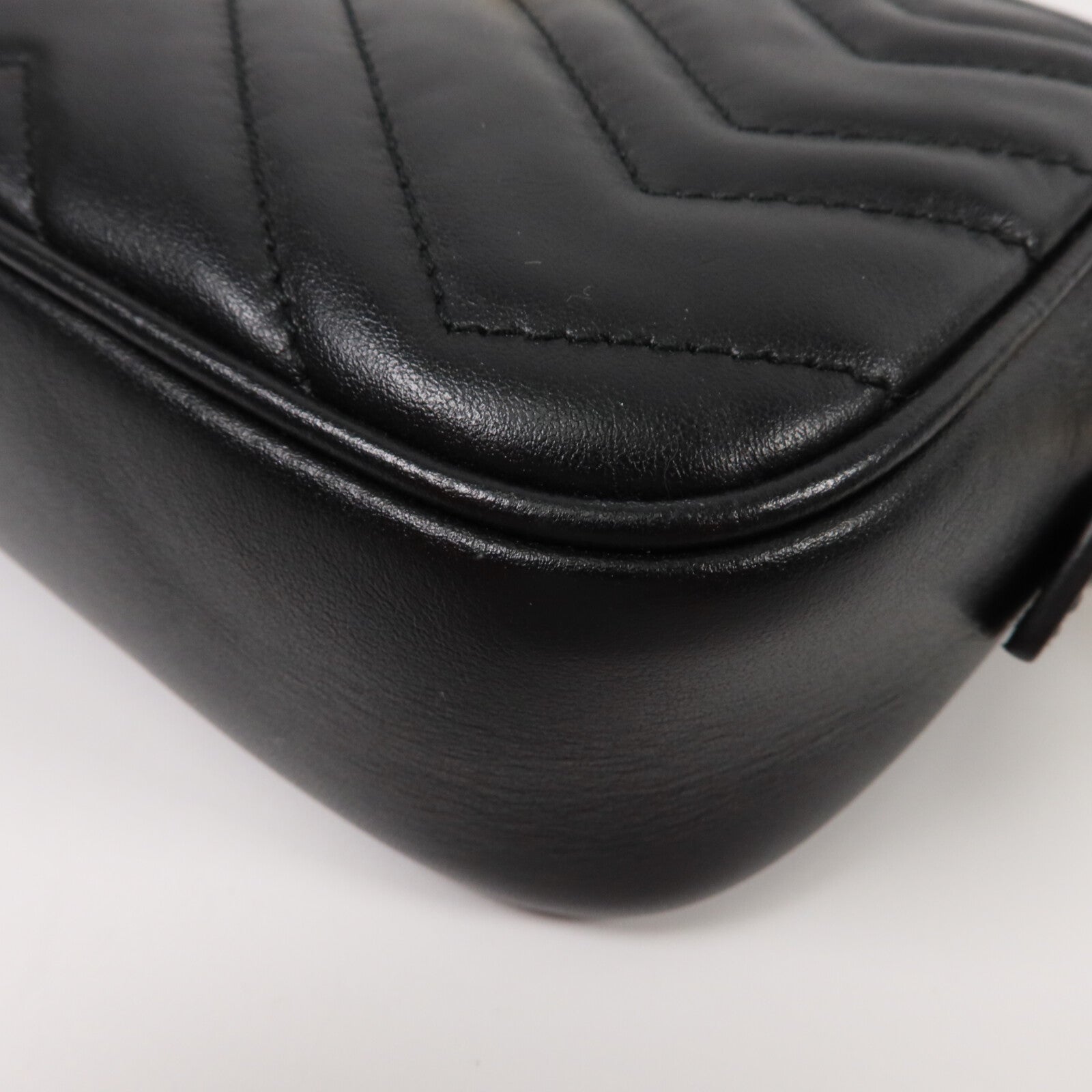 GUCCI 牛皮皮革GG Marmont Mini鏈帶肩背袋