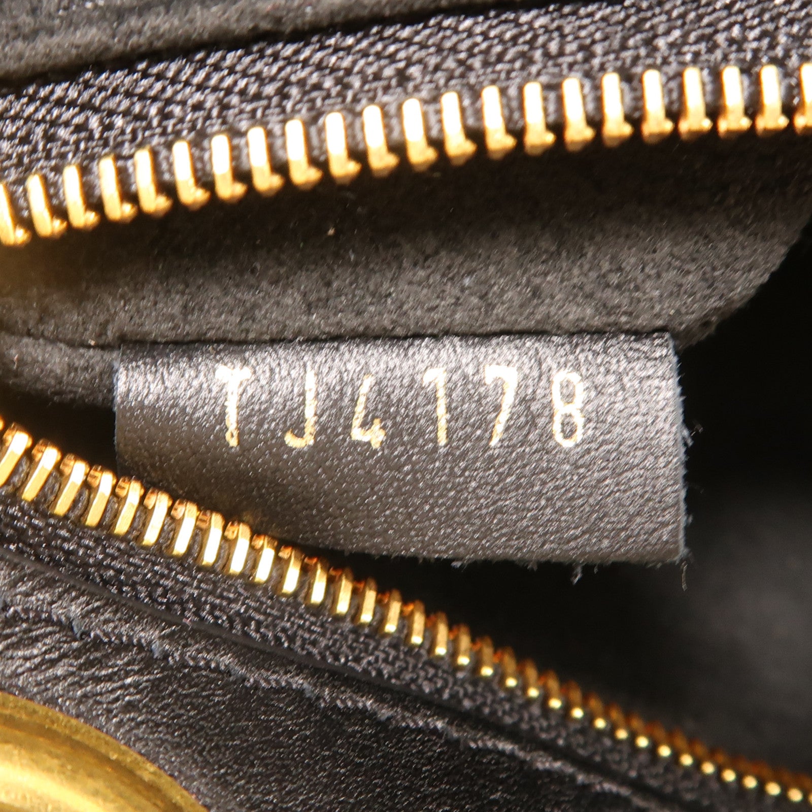 LOUIS VUITTON 牛皮皮革New Wave Chain Tote金扣鏈帶肩背袋