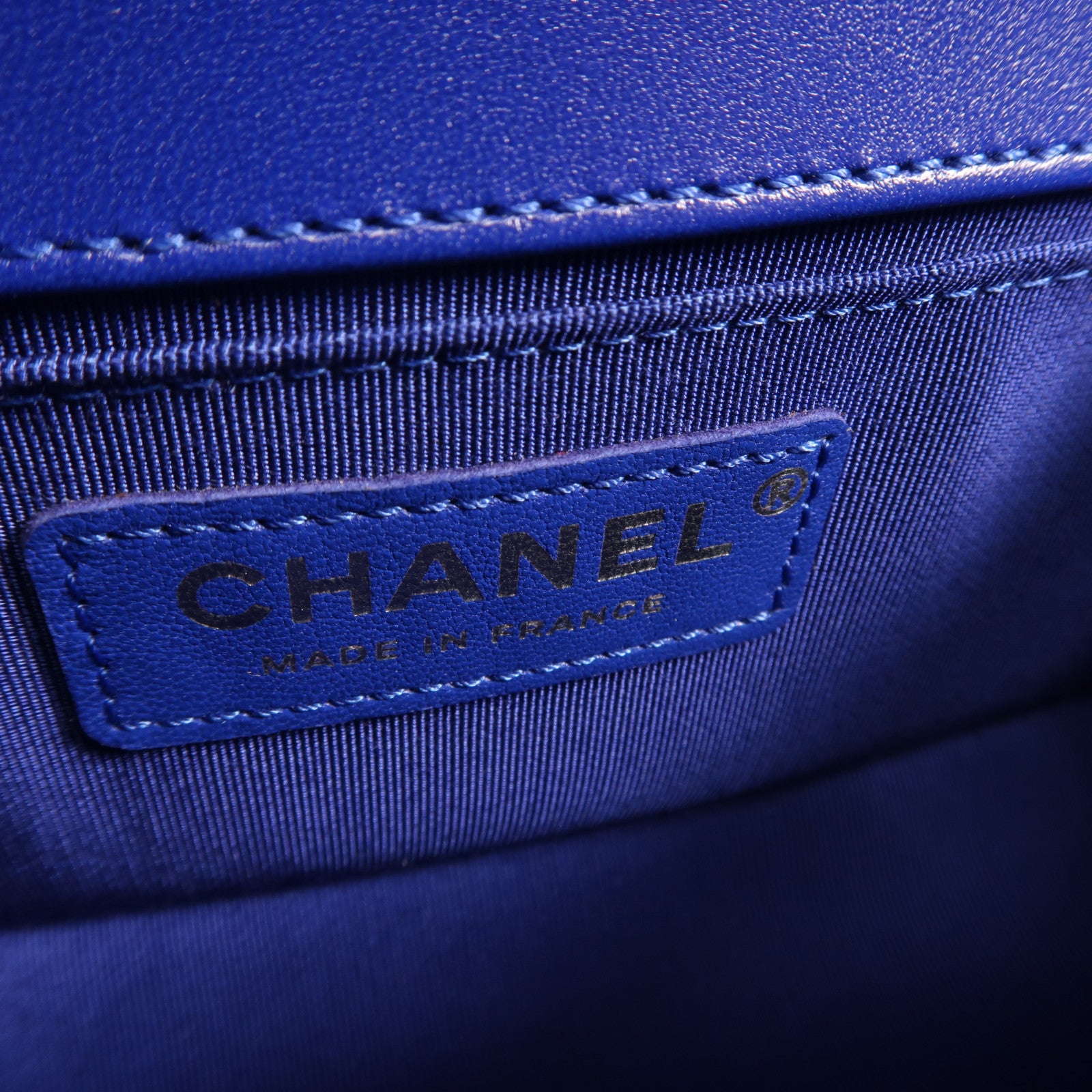 CHANEL 牛皮皮革Boy Chanel 20cm銀扣鏈帶肩背袋