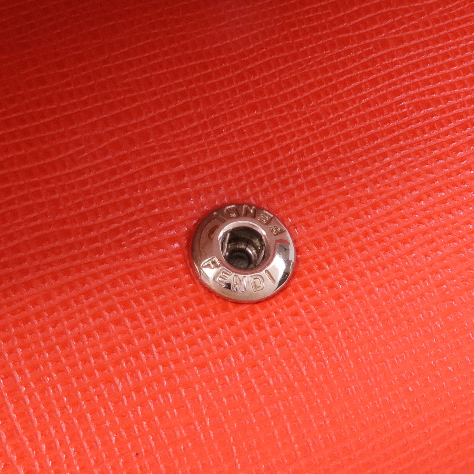 FENDI 皮革Long Wallet銀扣長錢包