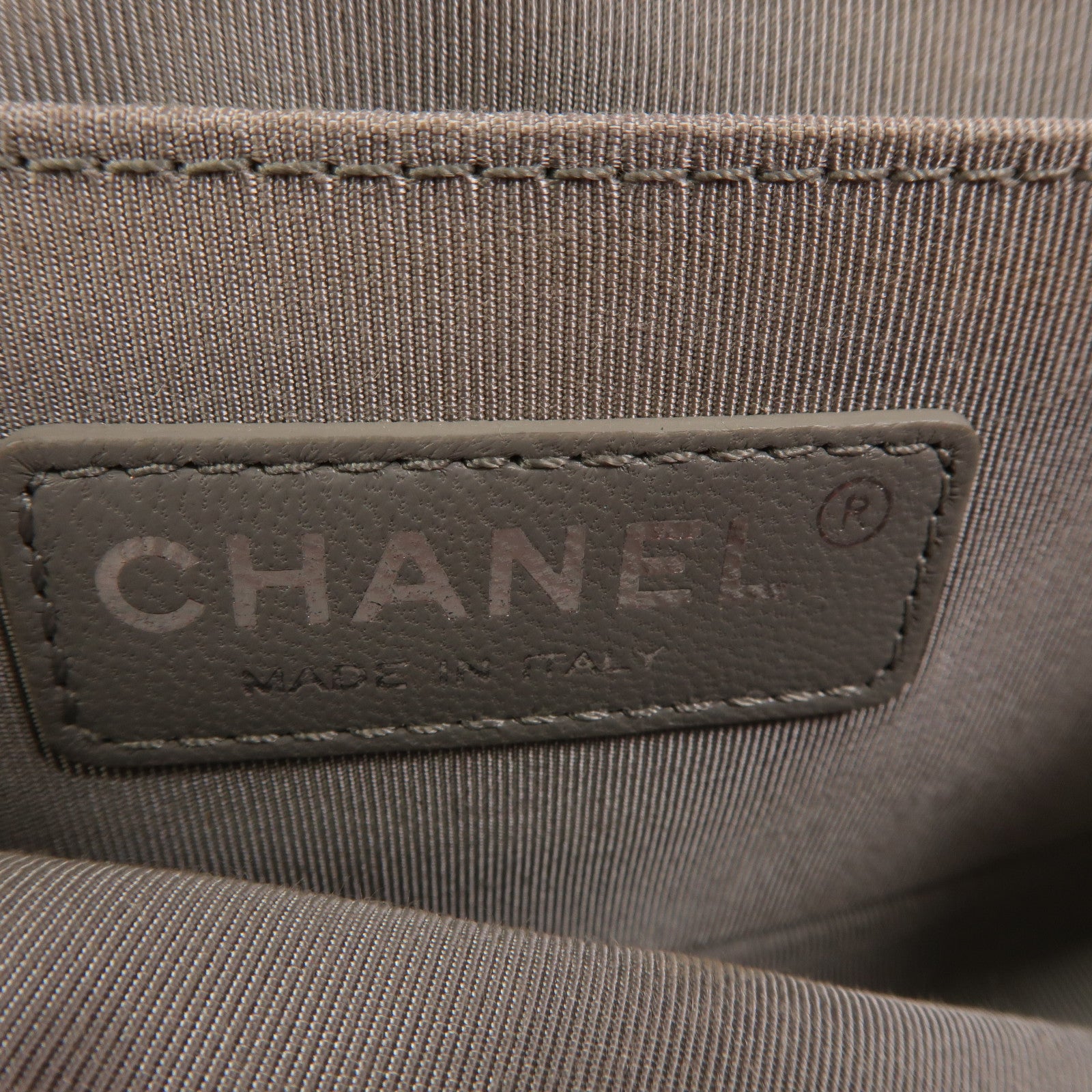 CHANEL 天鵝絨Boy 20鏈帶肩背袋
