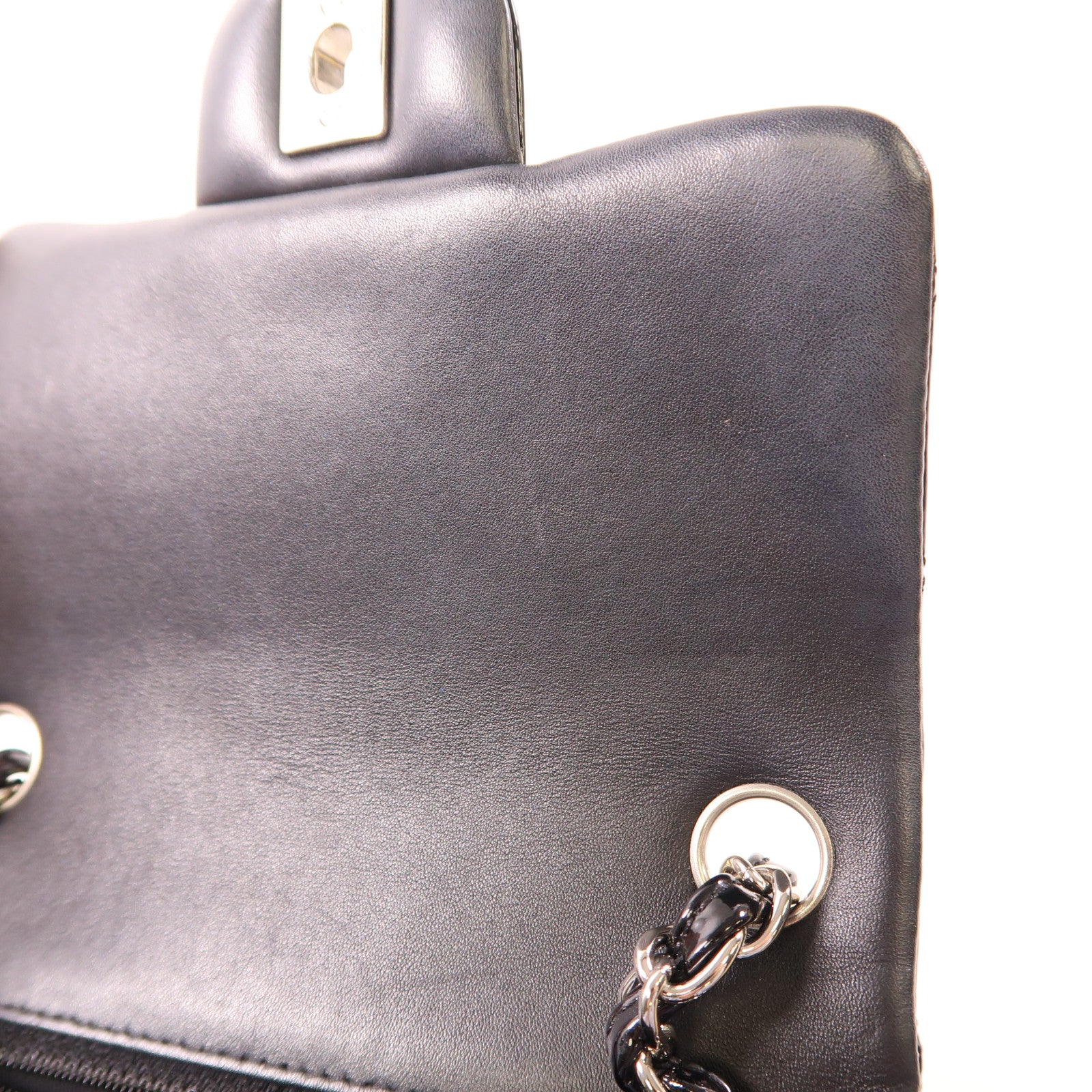 CHANEL 漆皮皮革Classic 17銀扣鏈帶肩背袋