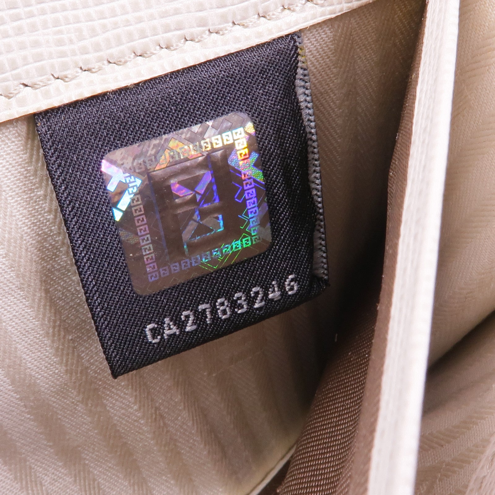 FENDI 皮革Long Wallet銀扣長錢包