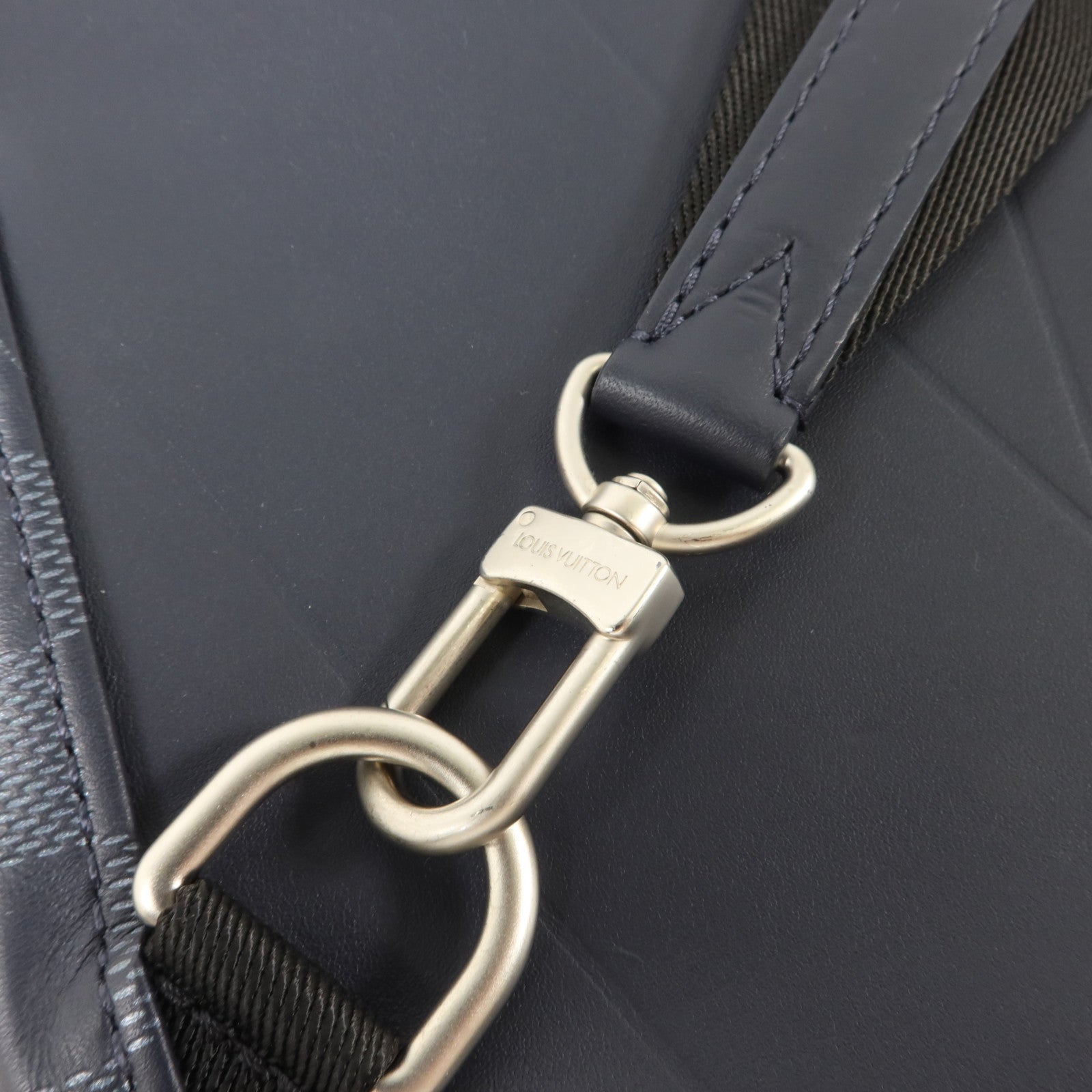 LOUIS VUITTON Damier Infini Avenue Sling肩背袋