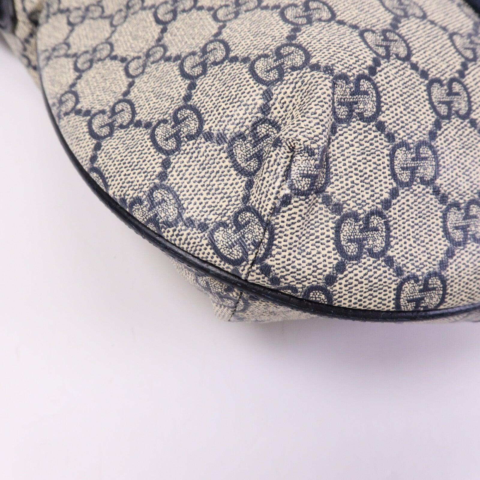 GUCCI 塗層帆布Ophidia GG銀扣肩背袋
