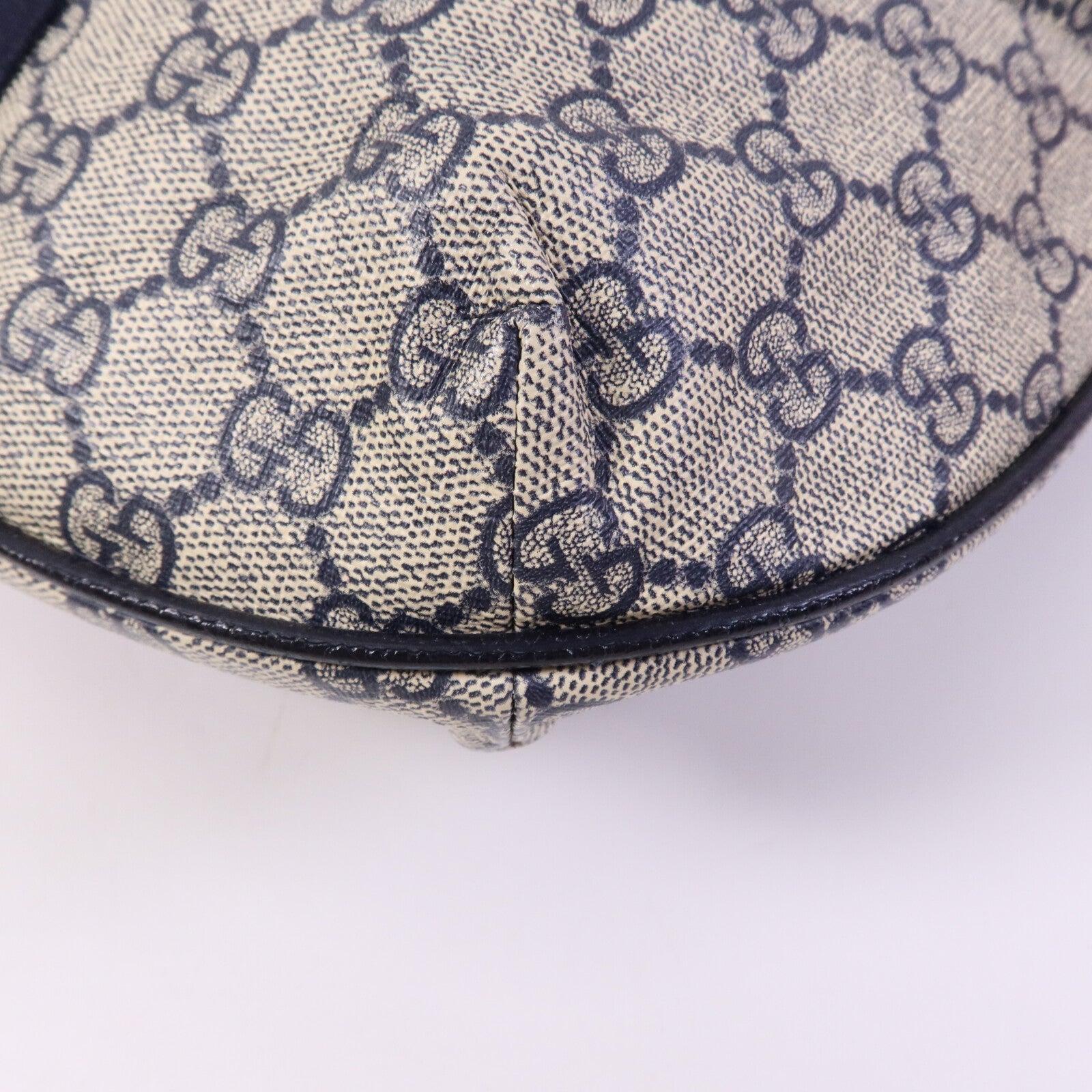 GUCCI 塗層帆布Ophidia GG銀扣肩背袋