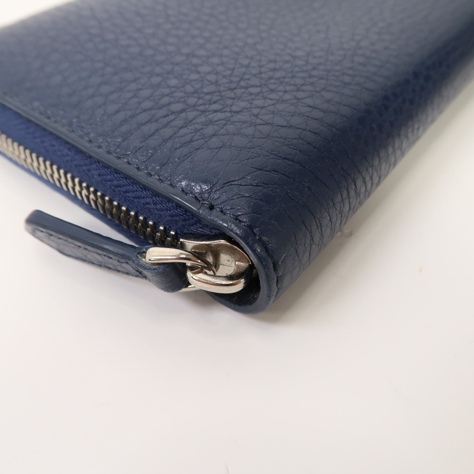 FENDI 牛皮皮革Zipper Long Wallet銀扣拉鍊長錢包藍色