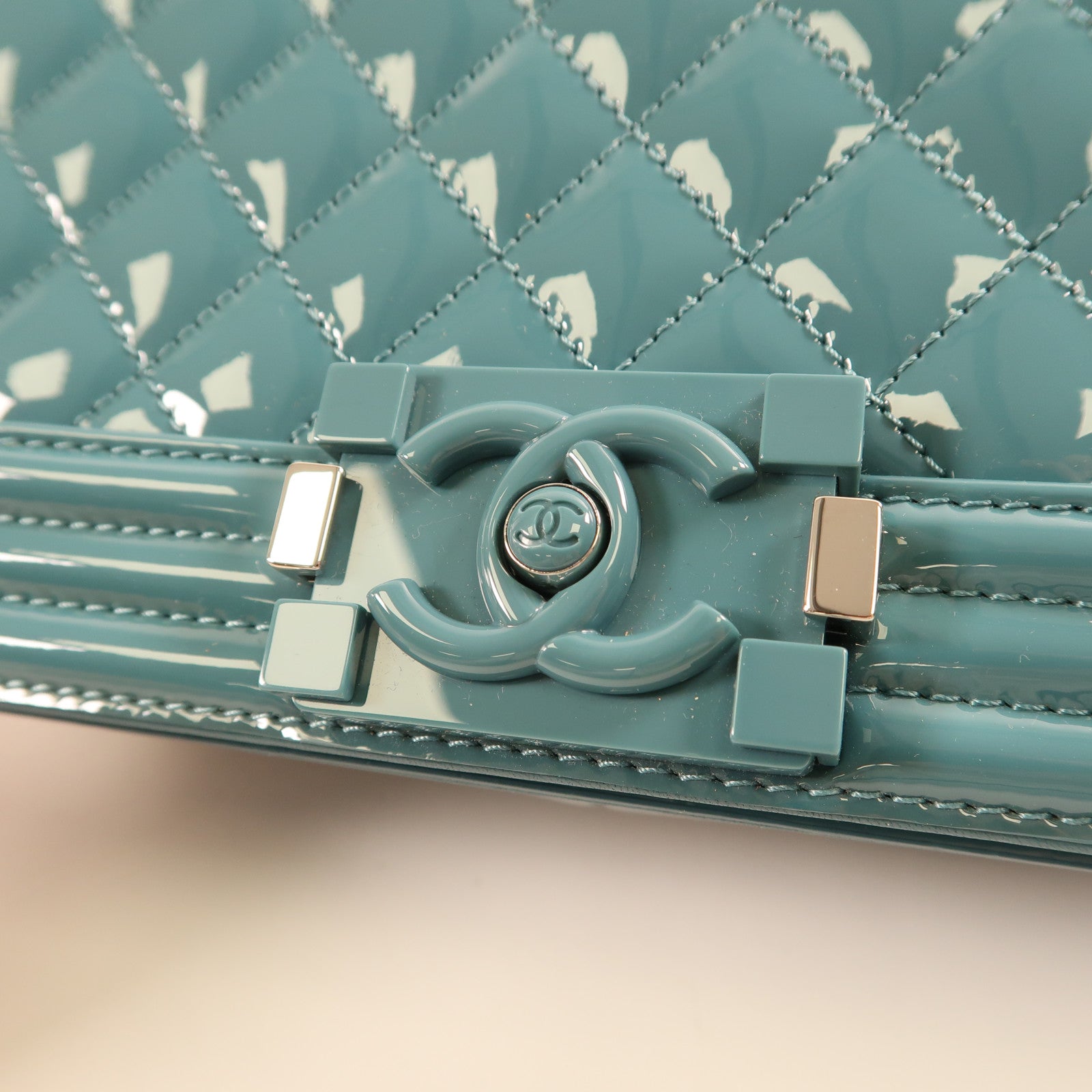 CHANEL CC SHW Boy 25 Chain Shoulder Bag Patent Leather Green