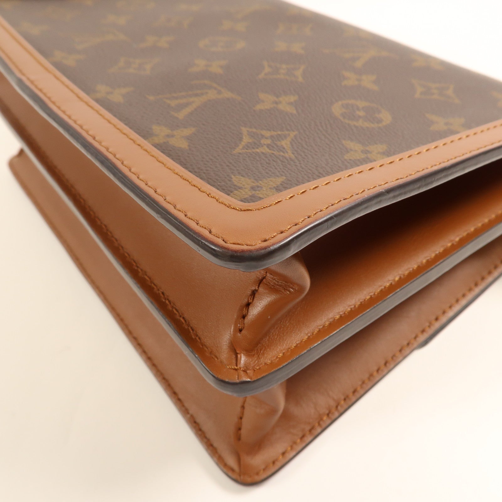 LOUIS VUITTON Monogram Reverse Dauphine MM金扣肩背袋