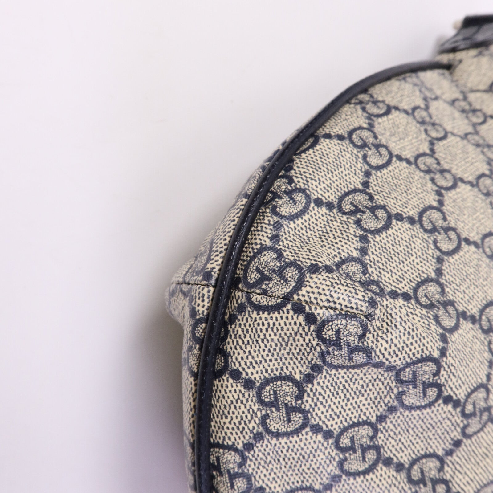 GUCCI 塗層帆布Ophidia GG銀扣肩背袋