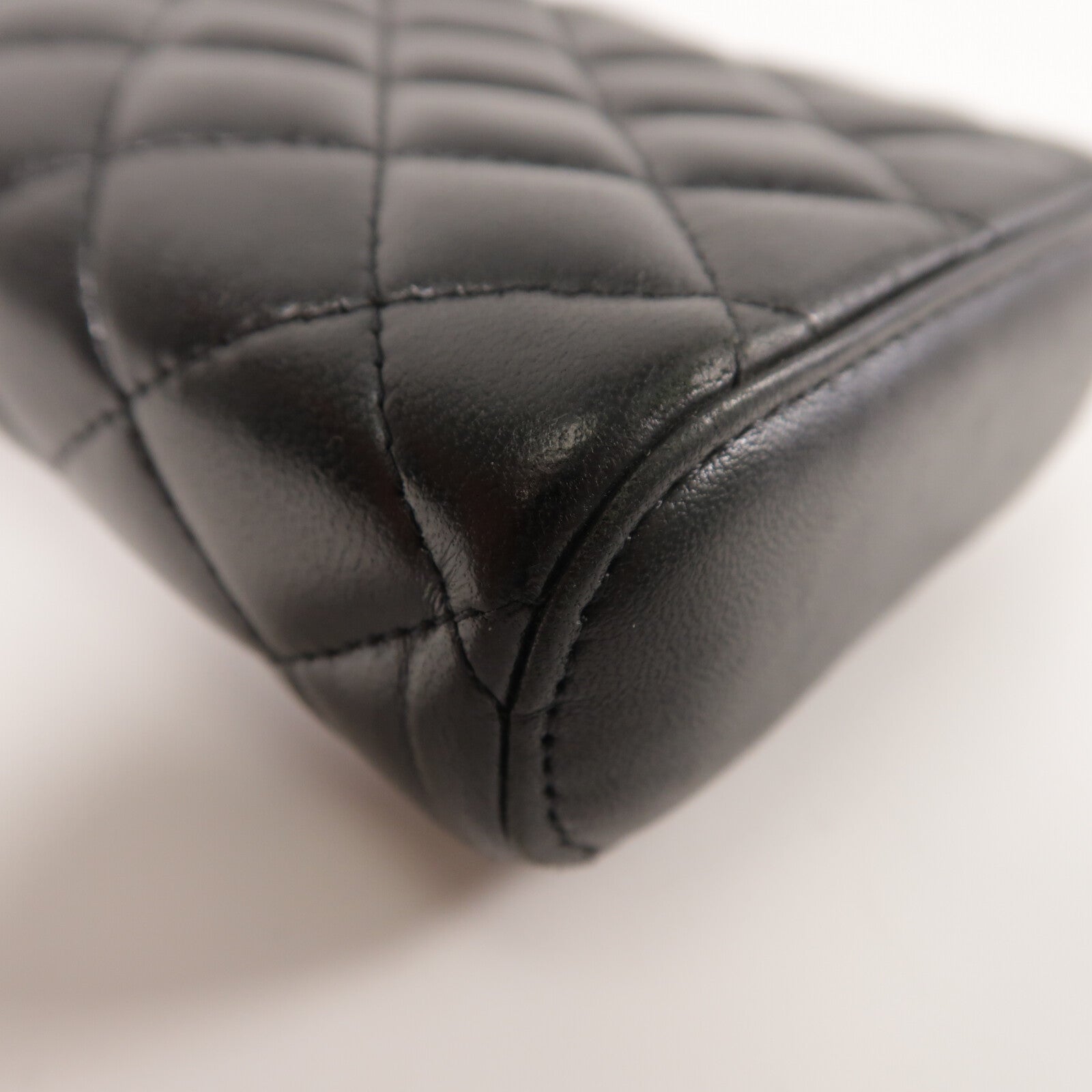 CHANEL 羊皮皮革Phone Case金扣鏈帶肩背袋