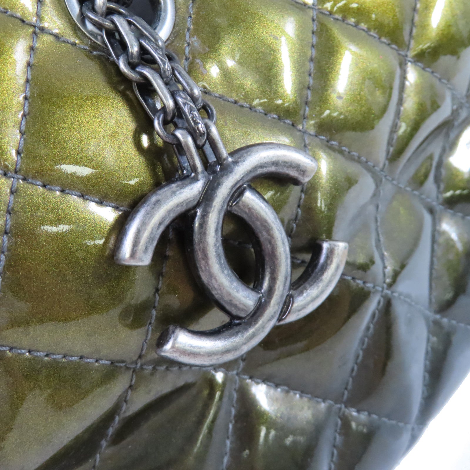 CHANEL 【激減優惠】菱格漆皮皮革Chain Shoulder Bag銀扣鏈帶肩背袋金黃色/軍綠色