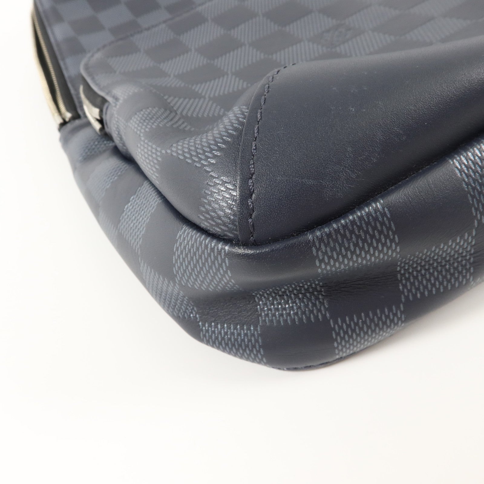 LOUIS VUITTON Damier Infini Avenue Sling肩背袋